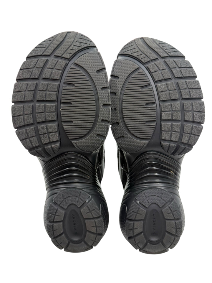Givenchy TK MX Runner Sneaker for Men - Size 42 (US) | Stylish & Comfortable Running Shoes for Casual Wear, Gym & Street Fashion