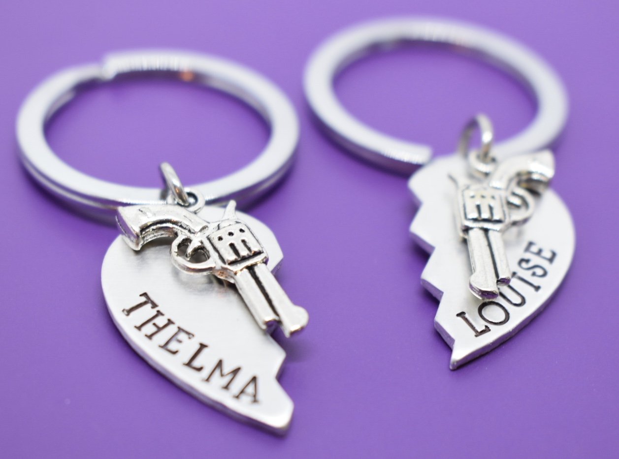 Thelma and Louise Best Friend Keychain Set - 2 Piece Jewelry Gift for Women - Perfect for Travel, Friendship, and Movie Lovers