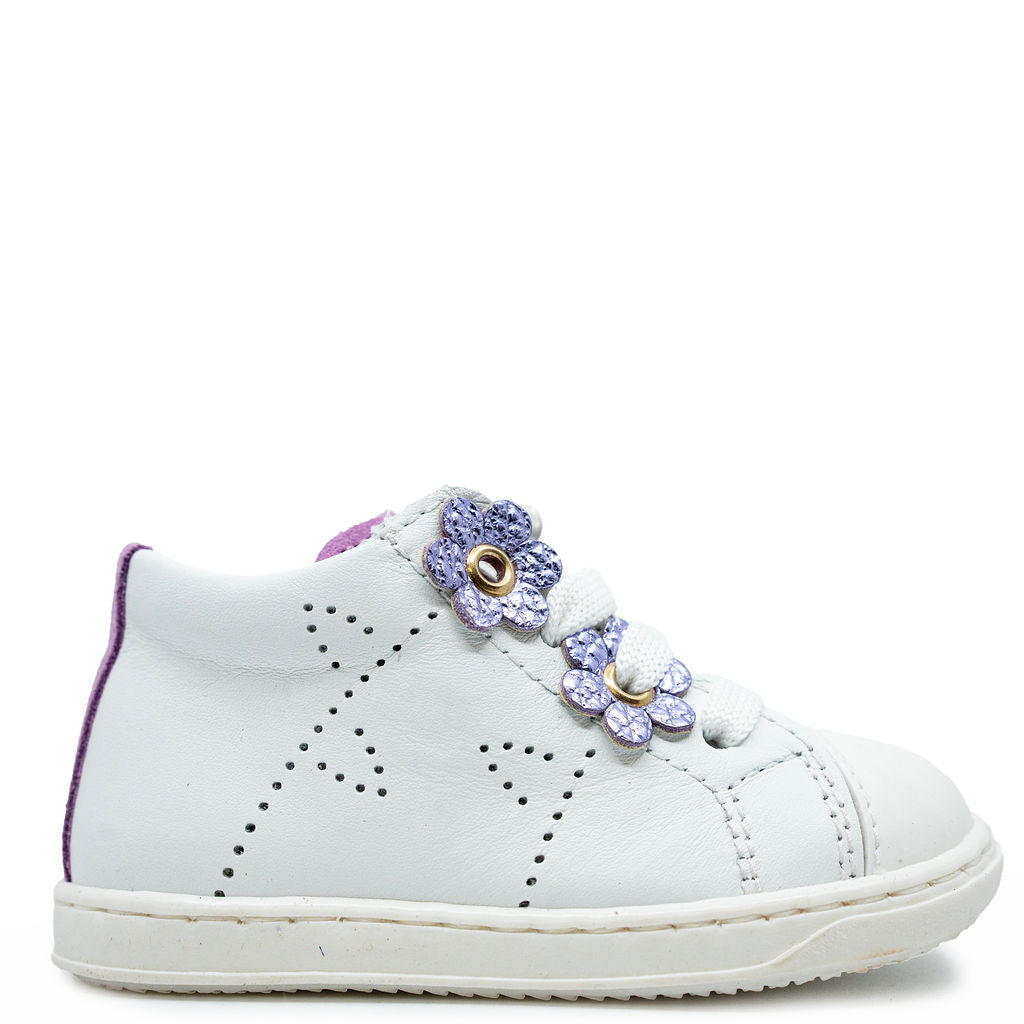 Beberlis White Daisy Baby Sneakers - Cute & Comfortable First Walkers for Toddlers - Perfect for Outdoor Play, Parties & Everyday Wear