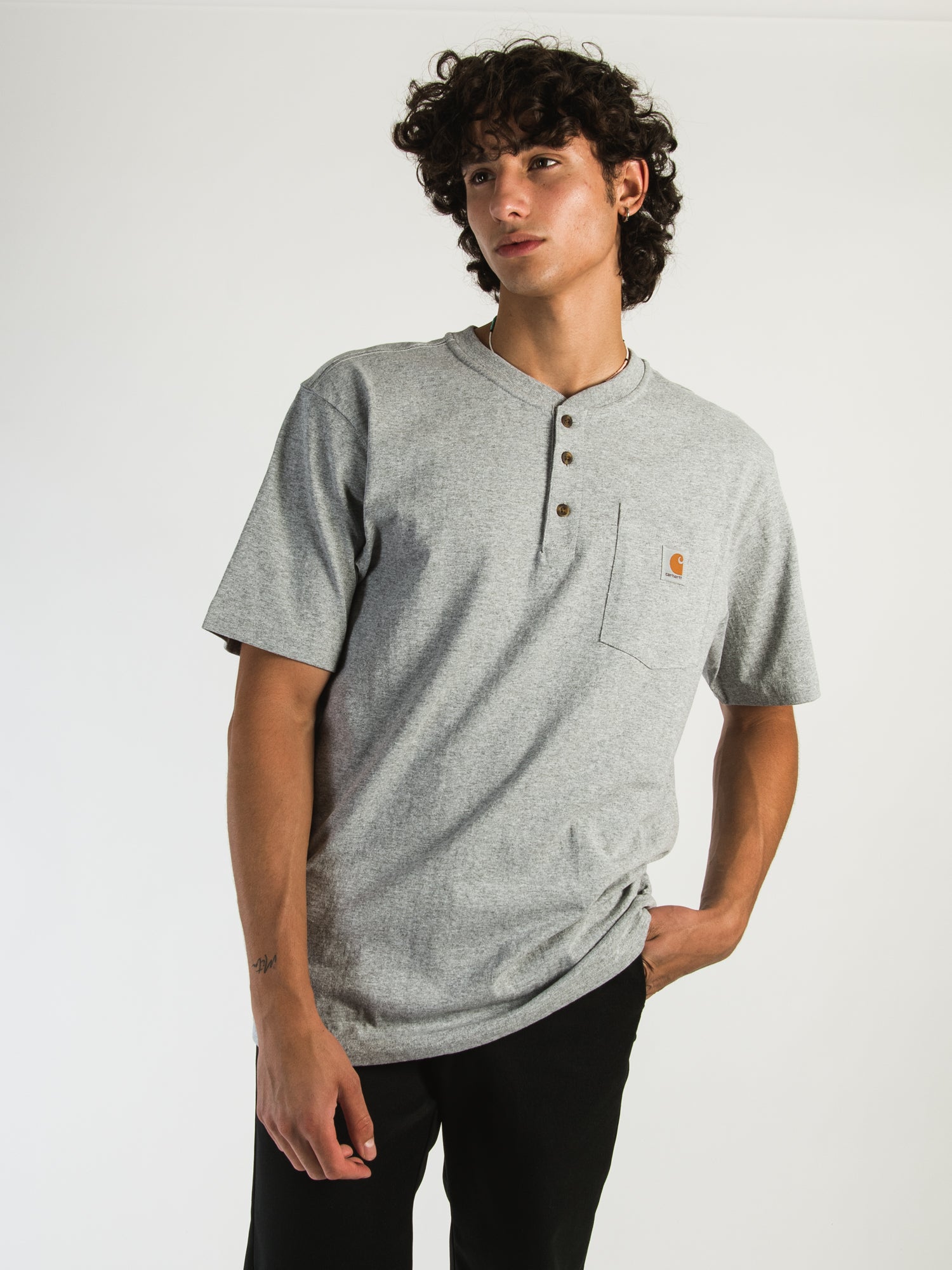 Carhartt Loose Fit Heavyweight Pocket T-Shirt for Men - Durable Workwear & Casual Wear - Perfect for Construction, Outdoor Activities & Everyday Use