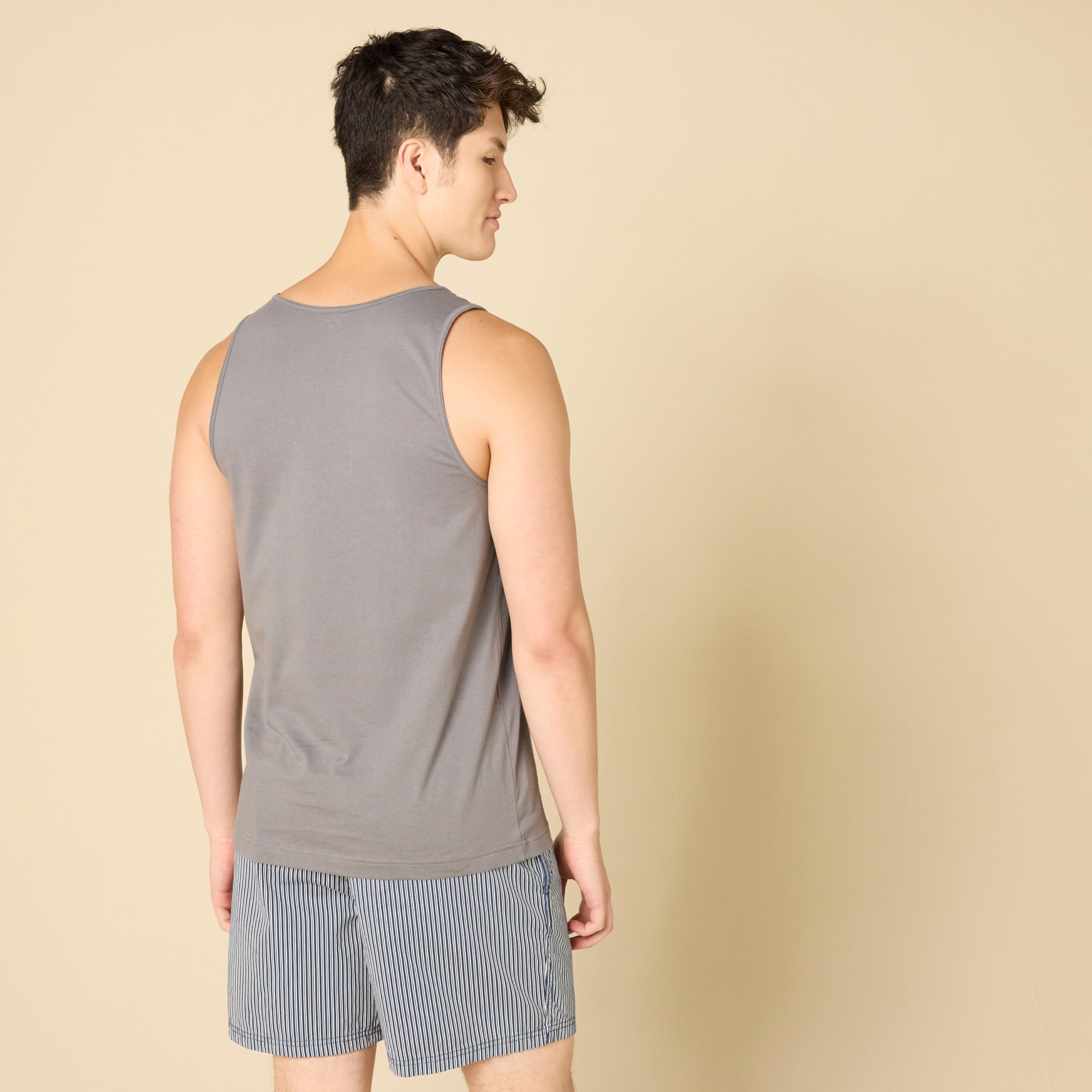Amazon Essentials Slim-Fit Men's Tank Top - Breathable Cotton Casual Sleeveless Shirt for Gym, Workout & Summer Streetwear