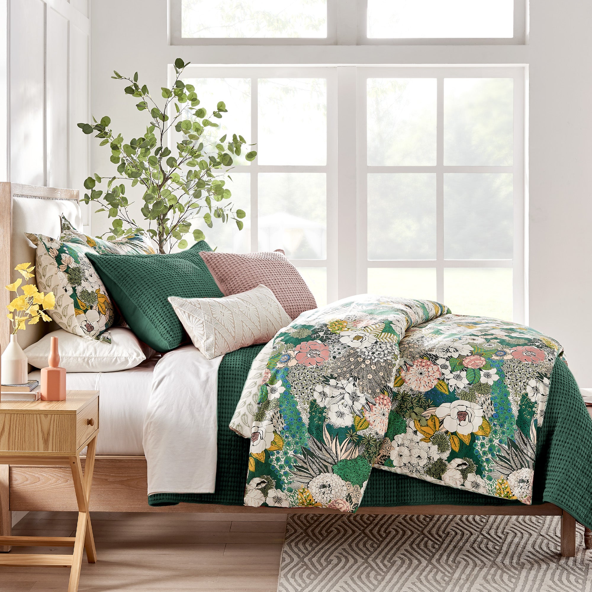 Luxury Mills Waffle Quilt Set - Ultra Soft Bedding Collection for Queen/King Size Beds - Perfect for Cozy Bedrooms, Guest Rooms & Hotel Stays