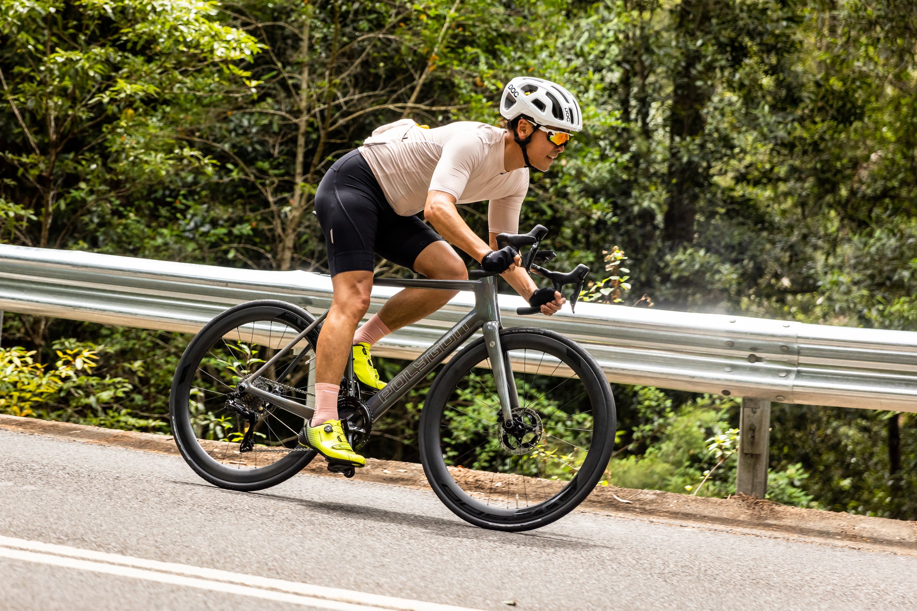 Polygon Helios A9X Dura Ace Di2 Carbon Road Bike - Lightweight & Fast Performance Bicycle for Racing & Endurance Cycling | Perfect for Road Racing, Triathlons & Long-Distance Rides