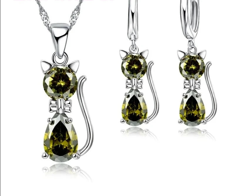 Stylish Cute Cat Pendant Necklace for Women - Elegant Animal Jewelry Gift for Cat Lovers - Perfect for Daily Wear, Parties & Special Occasions