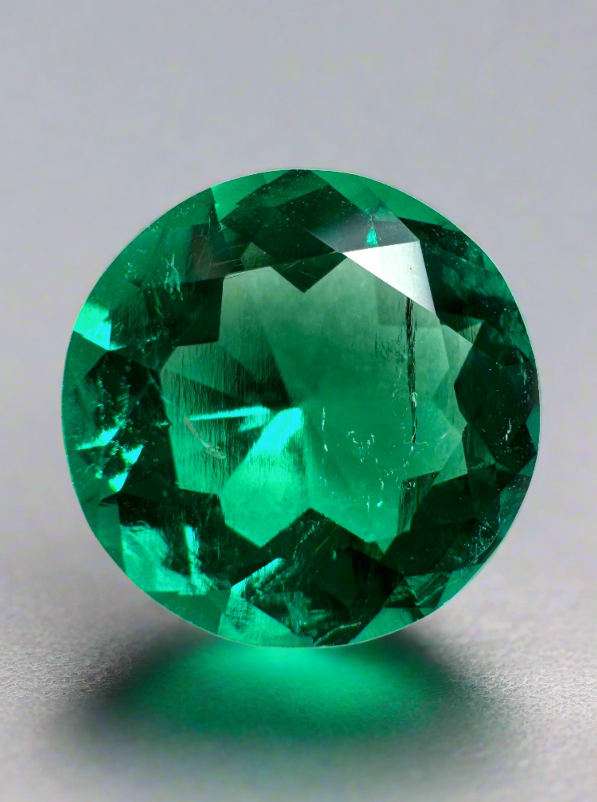 2.71 Carat 10x10mm AAA+ Colombian Emerald - Natural Round Loose Gemstone with Minor Oil Treatment | Perfect for Engagement Rings, Jewelry Making & Collector's Items