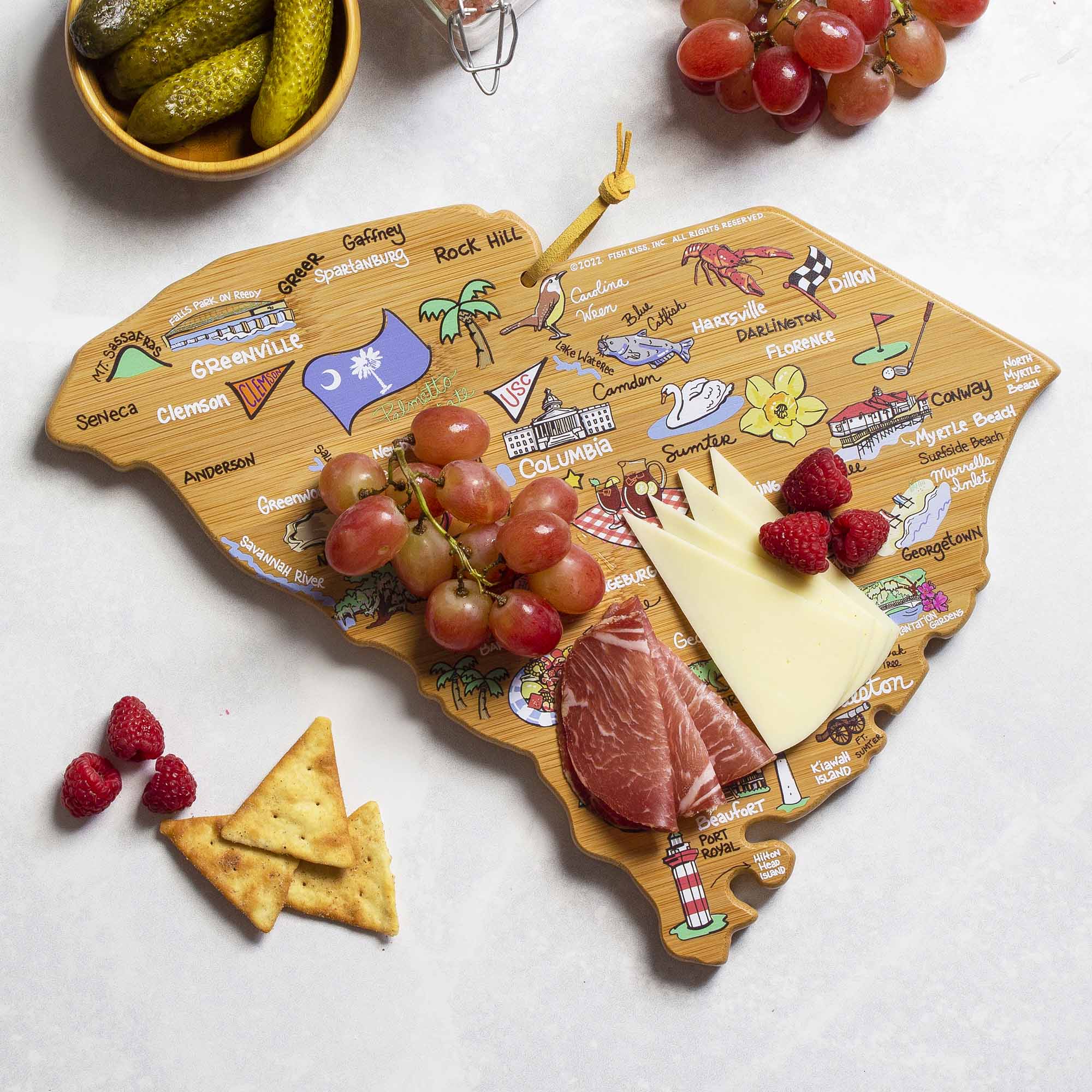 Premium South Carolina Cutting Board with Fish Kiss™ Artwork - Durable Wooden Chopping Board for Kitchen, BBQ, and Serving - Perfect for Home Chefs and Entertaining Guests