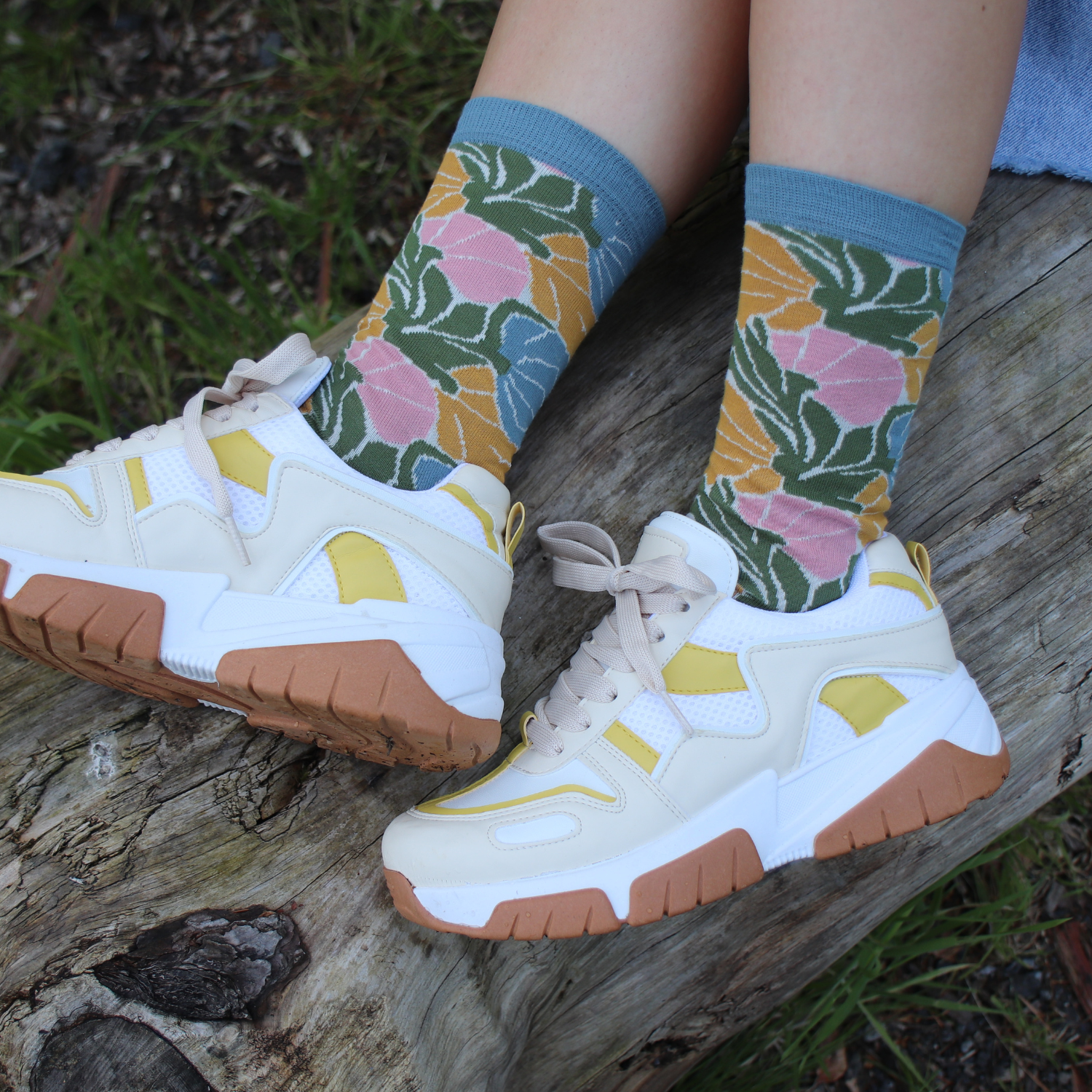 Women's Abstract Floral Cotton Socks - Soft Breathable Ankle Socks for Everyday Wear, Workout & Home Comfort