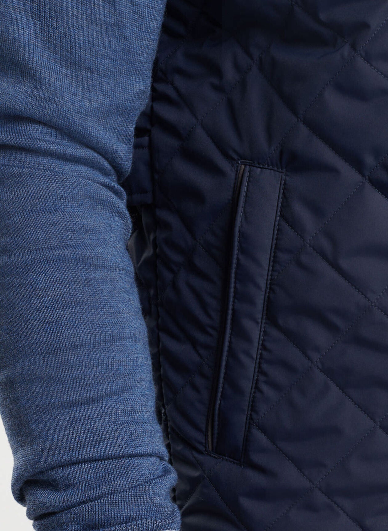 PETER MILLAR ESSEX VEST | Men's Lightweight Quilted Down Vest | Water-Resistant Winter Jacket for Outdoor Activities & Casual Wear