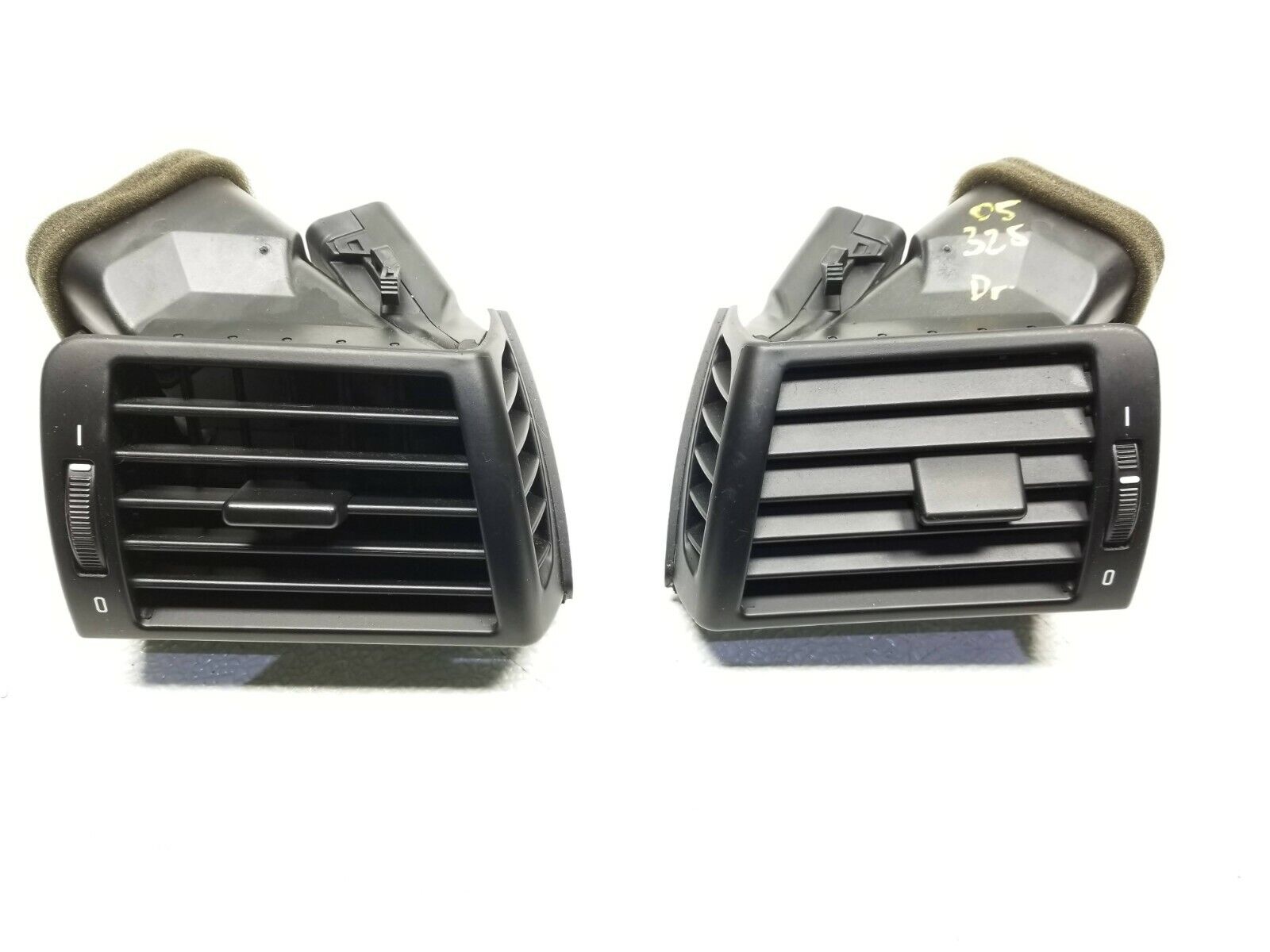 BMW E46 Left & Right Dash Air Vent Pair - OEM Replacement Parts for 2001-2005 Models - Perfect for Interior Cooling and Airflow Control