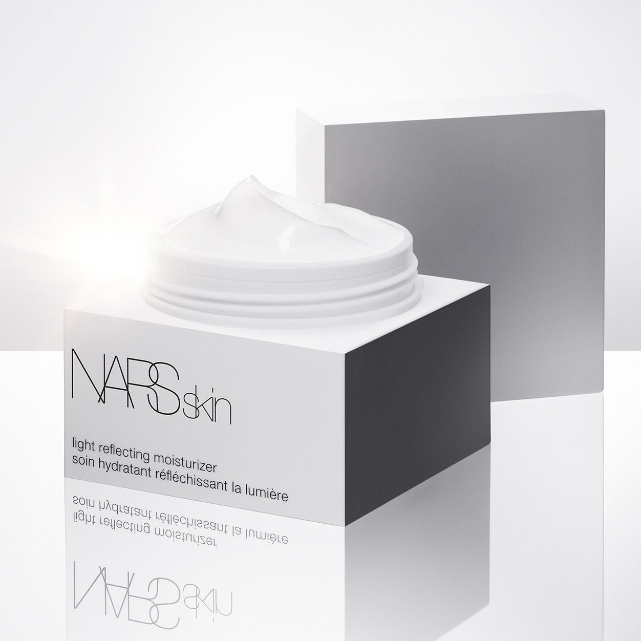 Best Light Reflecting Moisturizer for Glowing Skin - Hydrating Face Cream with SPF for Daily Use & Makeup Prep