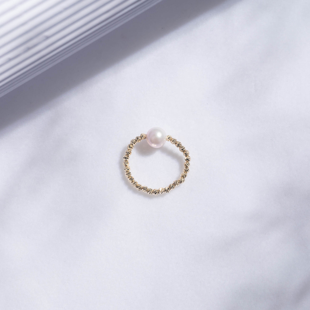 18K Solid Gold Akoya Pearl Ring KR00036 - Elegant Jewelry for Women, Perfect for Weddings, Anniversaries & Special Occasions