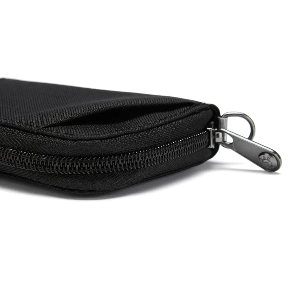 Pacsafe RFIDsafe™ RFID Blocking Card Wallet - Secure Credit Card Holder for Travel & Daily Use - Protect Against Digital Theft & Identity Fraud
