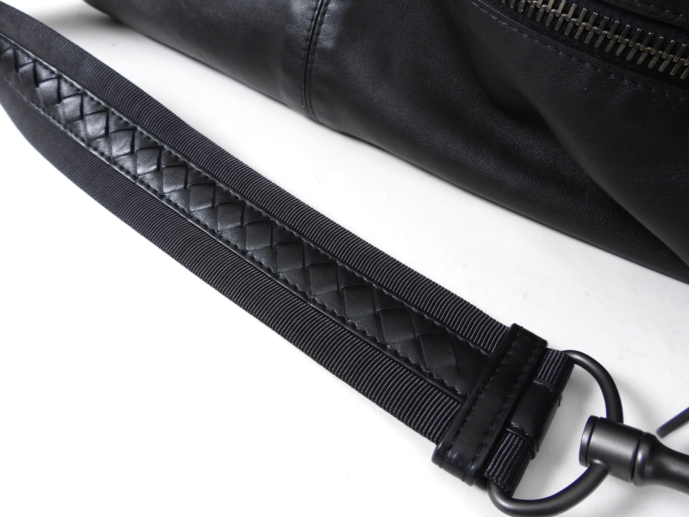 Bottega Veneta Black Leather XL Travel Hobo Bag - Luxury Large Shoulder Bag for Women - Perfect for Business Trips, Weekend Getaways & Daily Commute