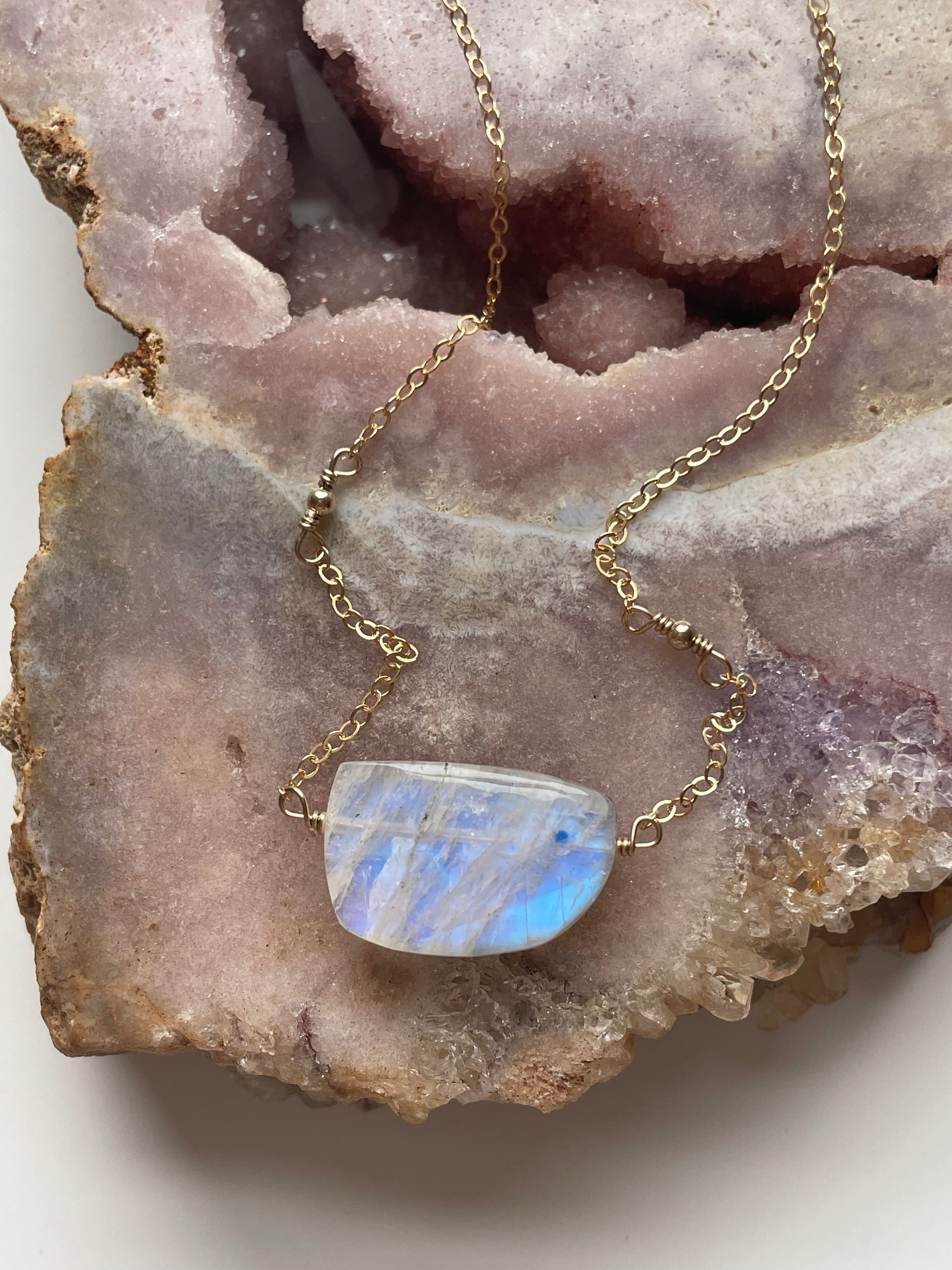 Moonstone Pendant Necklace - Natural Gemstone Jewelry for Women, Healing Crystal Gift for Birthday & Anniversary - Perfect for Meditation, Yoga & Spiritual Practices