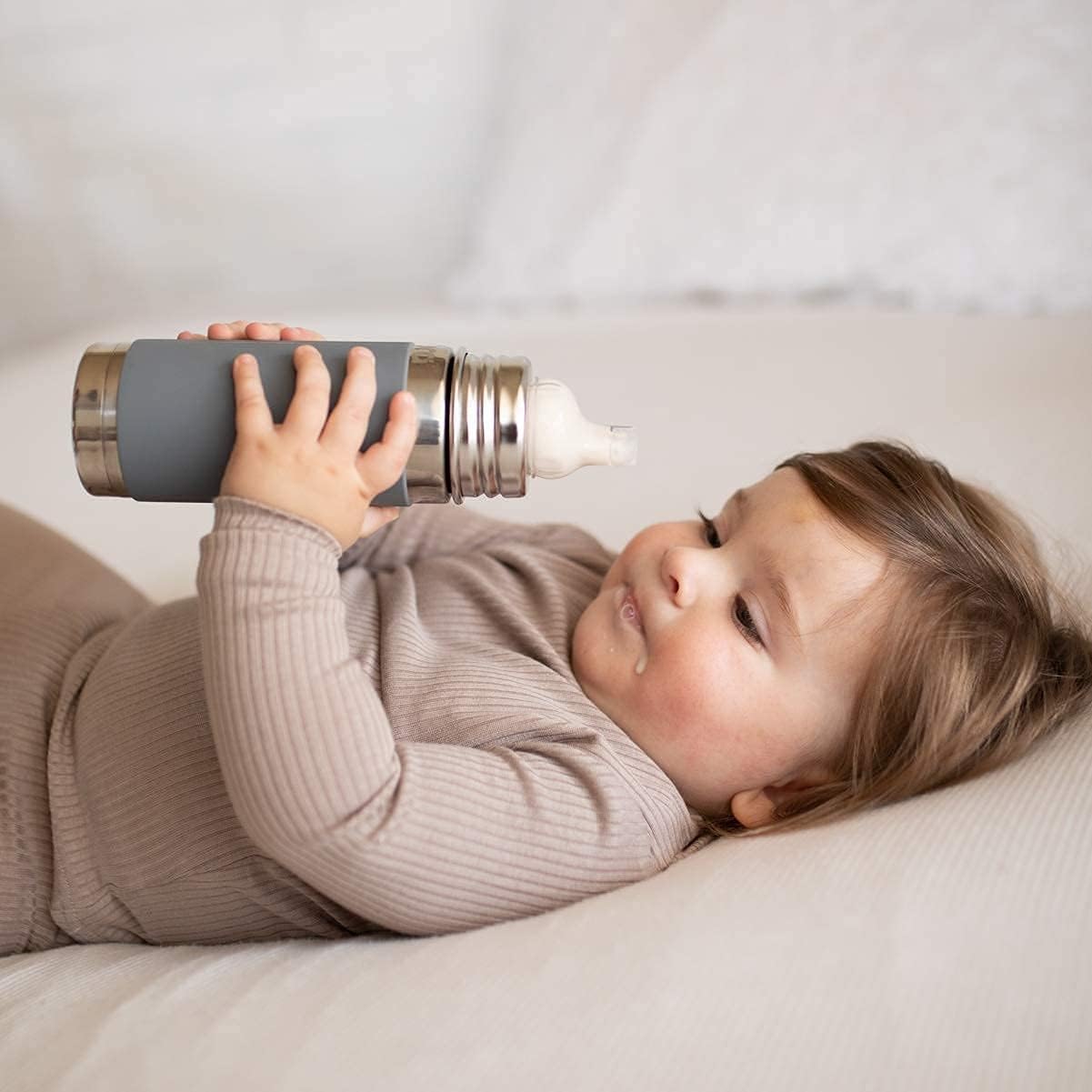 Pura Kiki 9oz/260ml Stainless Steel Insulated Sippy Cup with Sleeve - Plastic-Free, MadeSafe Certified, Medical-Grade Silicone Spout - Fast Flow for Kids, Toddlers & Babies - Moss Green - Perfect for Daycare, Travel & On-the-Go Hydration