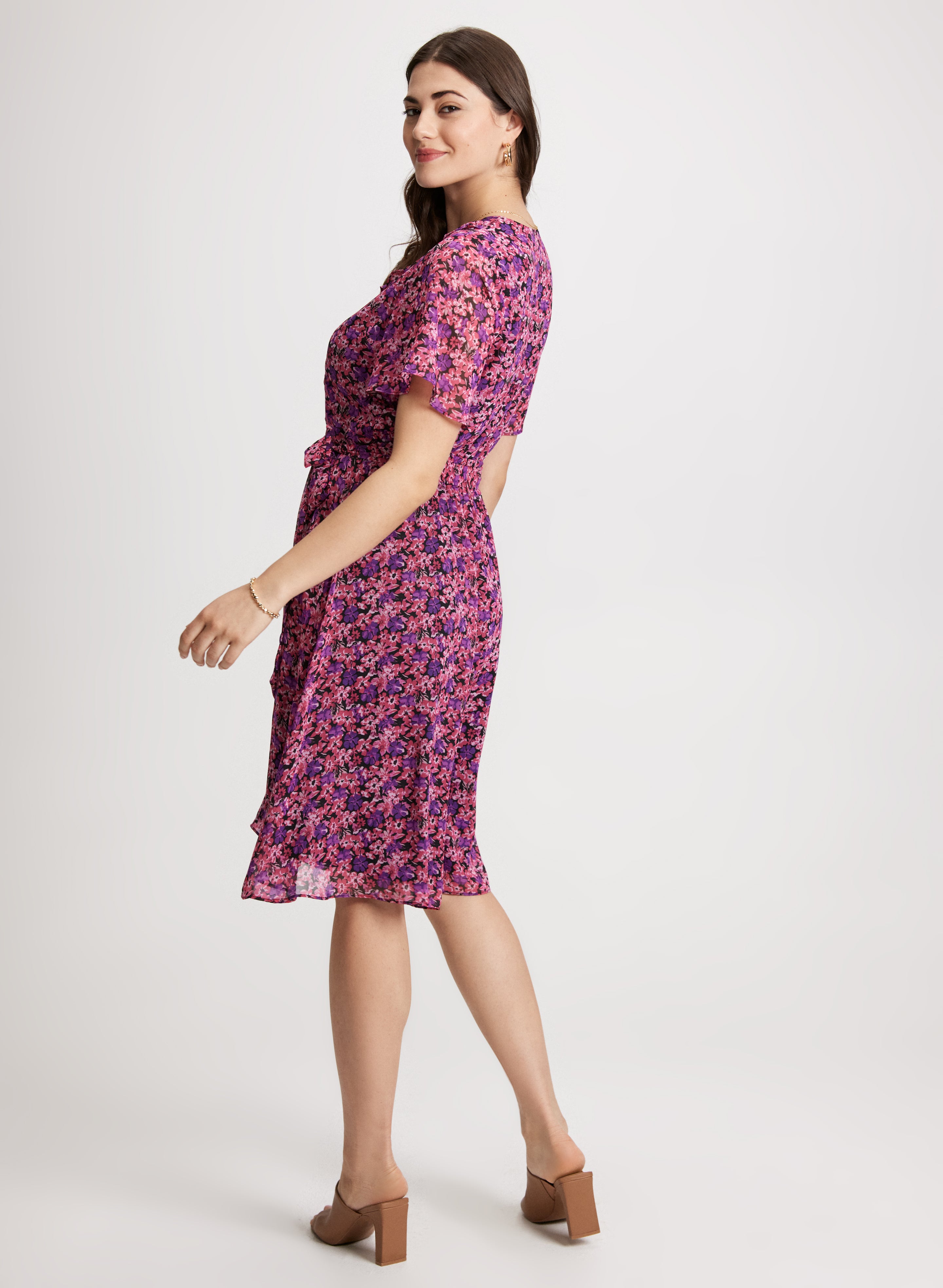 Elegant Floral Chiffon Dress for Women - Summer Boho Maxi Dress with V-Neck & Flowy Sleeves - Perfect for Beach Vacations, Weddings & Date Nights