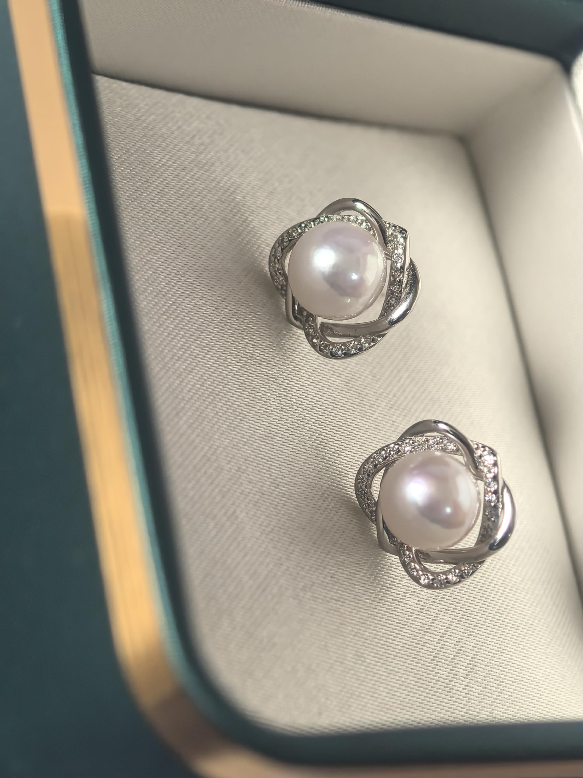 Elegant Pearl Earrings for Women - Perfect Jewelry Gift for Wife, Girlfriend, Mom | Birthday, Anniversary, Christmas, Valentine's Day & Mother's Day Presents | Ideal for Date Nights, Weddings & Special Occasions