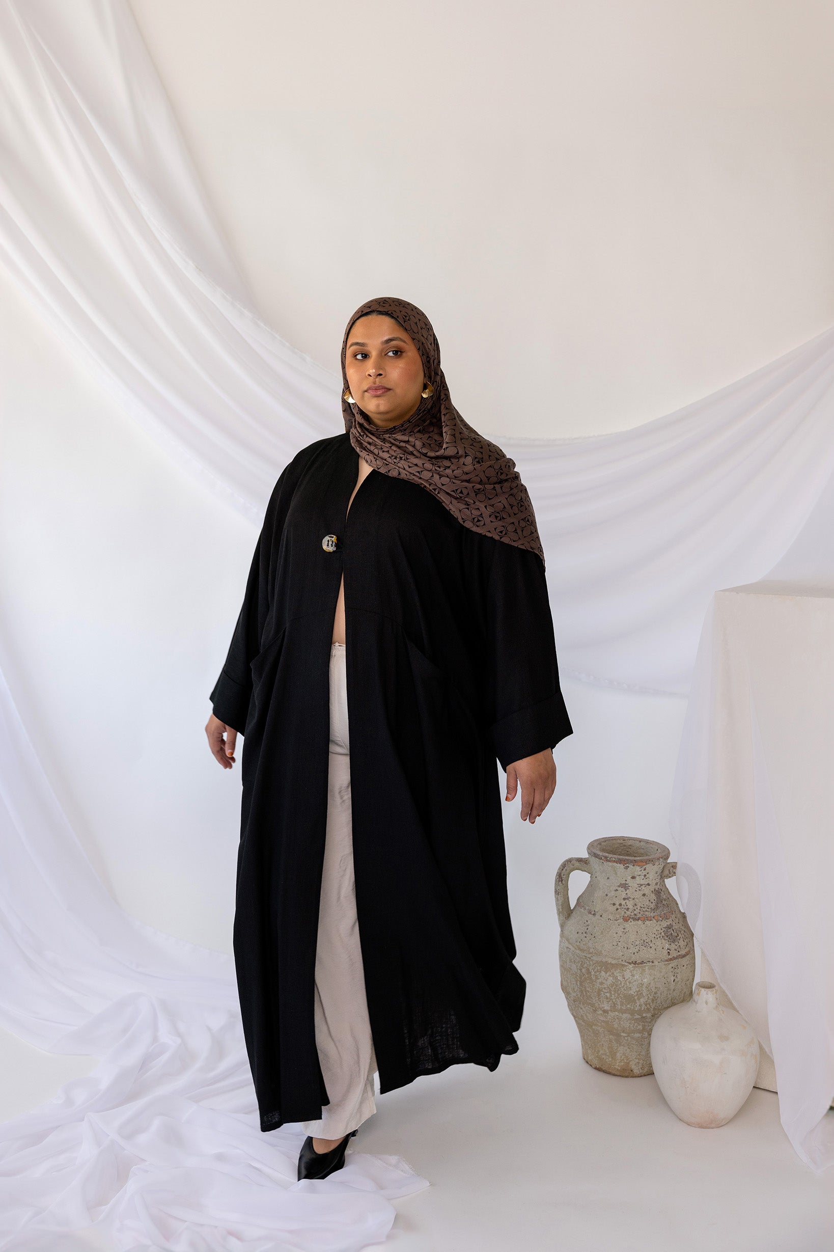 Black Linen Pocket Abaya - Modest Muslim Dress for Women - Perfect for Prayer, Mosque, and Everyday Wear