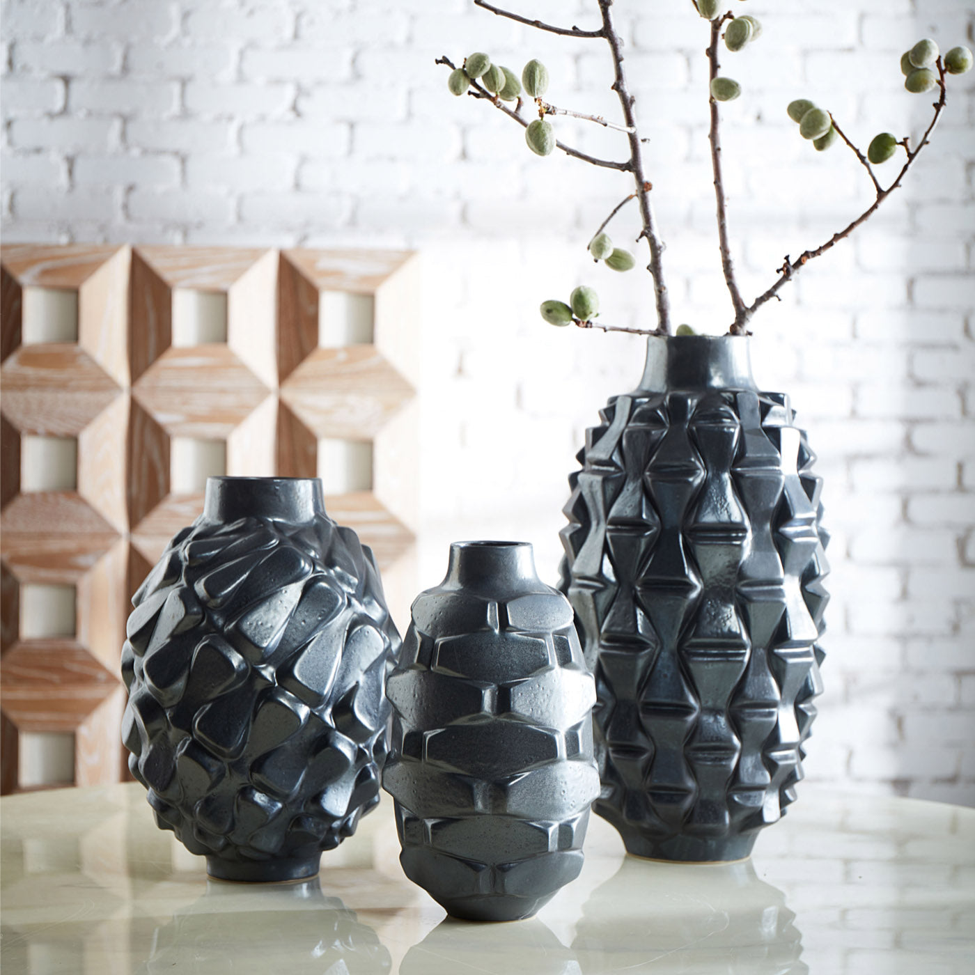 Grenade-Shaped Bowtie Vase - Unique Modern Home Decor for Living Room, Office & Wedding Centerpieces