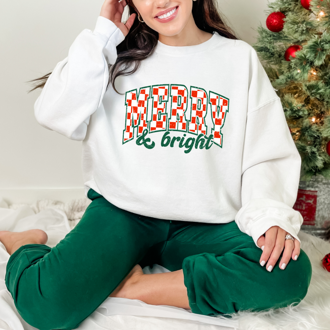 Merry and Bright Christmas Graphic Sweatshirt - Festive Holiday Pullover for Women & Men - Cozy Winter Casual Wear for Parties, Gifts & Family Gatherings