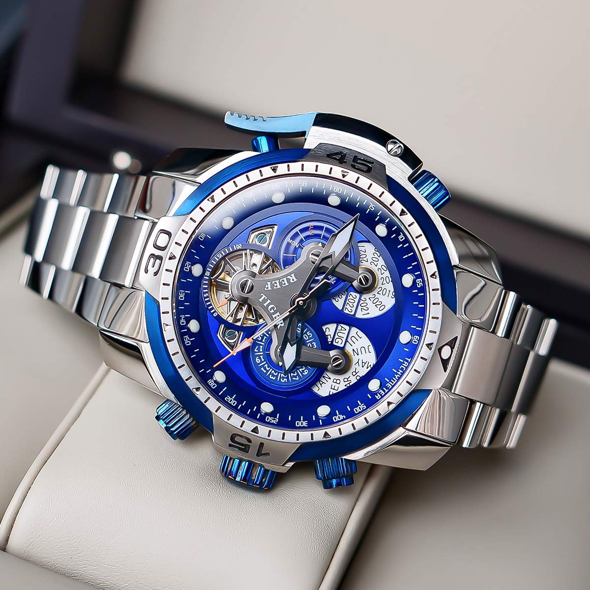 REEF TIGER Men's Luxury Sports Watch with Date & Day Complication - Black Dial Mechanical Bracelet Watch RGA3503 | Perfect for Business, Formal Events & Everyday Wear