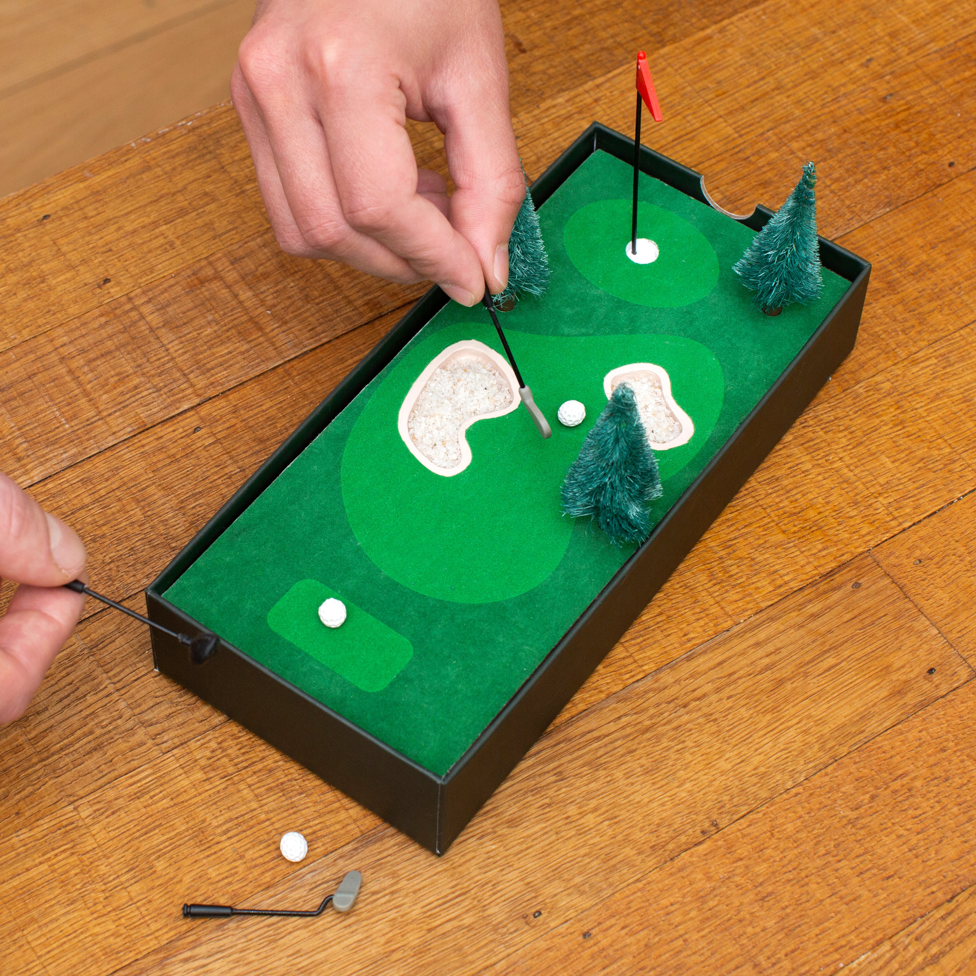 Premium Desktop Golf Putting Green Set - Portable Mini Golf Game for Office & Home - Perfect for Stress Relief & Indoor Practice - Great Gift for Golf Lovers
