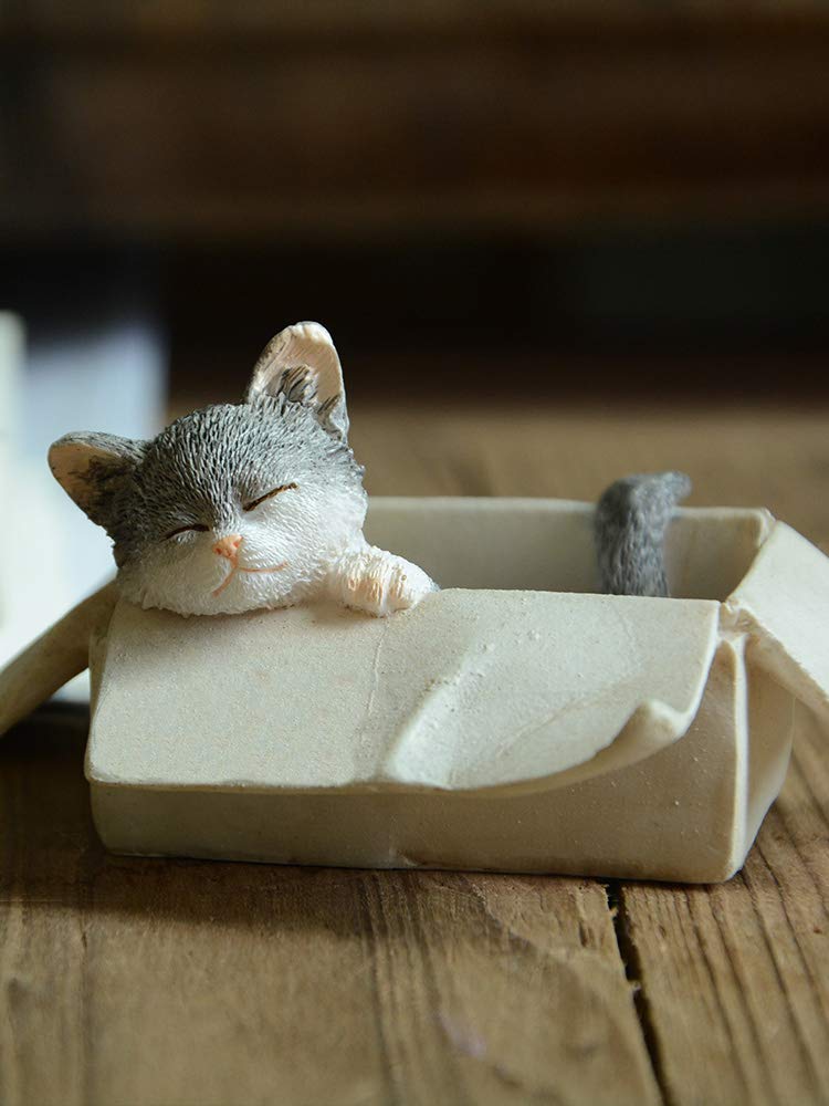 Miniature Fairy Garden Cat Figurine - Cute Love Book Cat Statue for Home Decor, Fairy Garden Accessories, and Gift Ideas | Perfect for Indoor Plant Displays, Bookshelf Decor, and Whimsical Garden Scenes