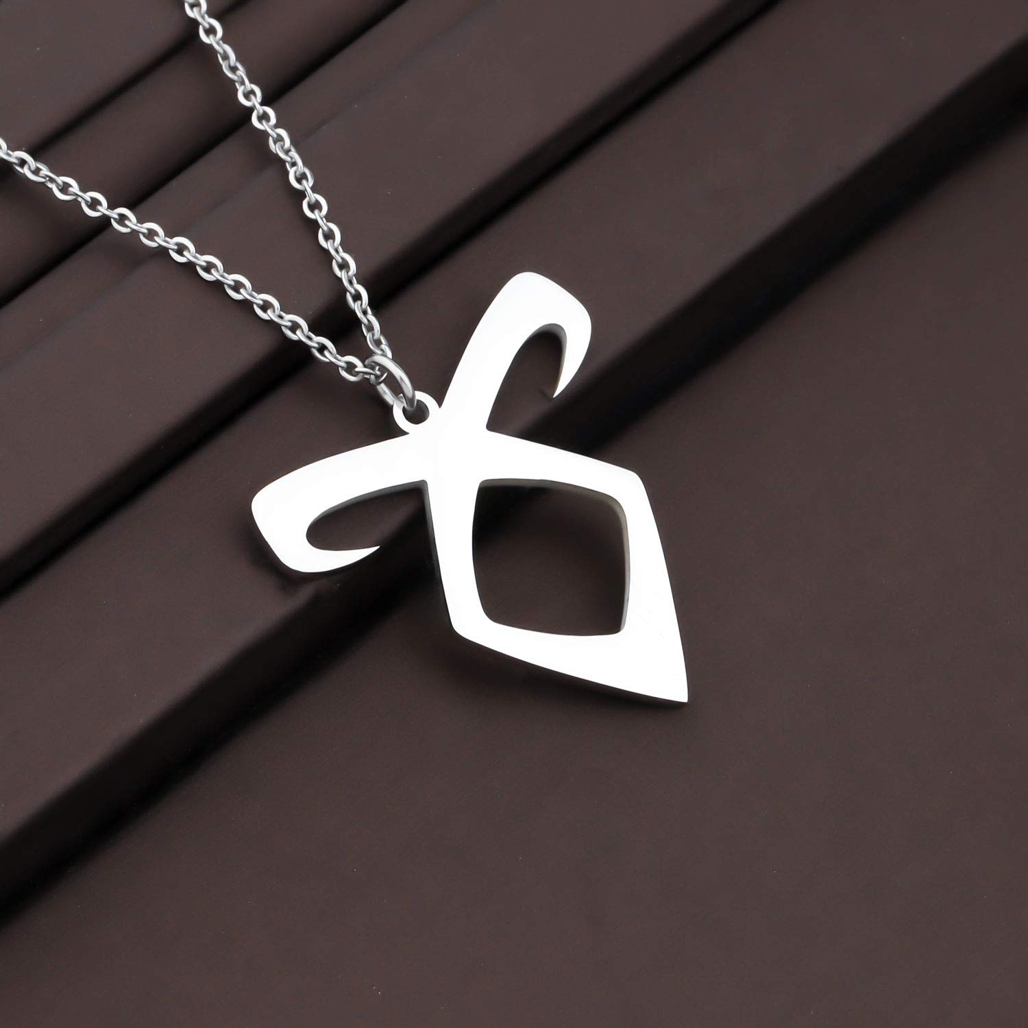 **CENWA Angelic Power Rune Necklace - Viking Rune Jewelry for Protection & Strength - Perfect for Spiritual Healing, Meditation & Everyday Wear**