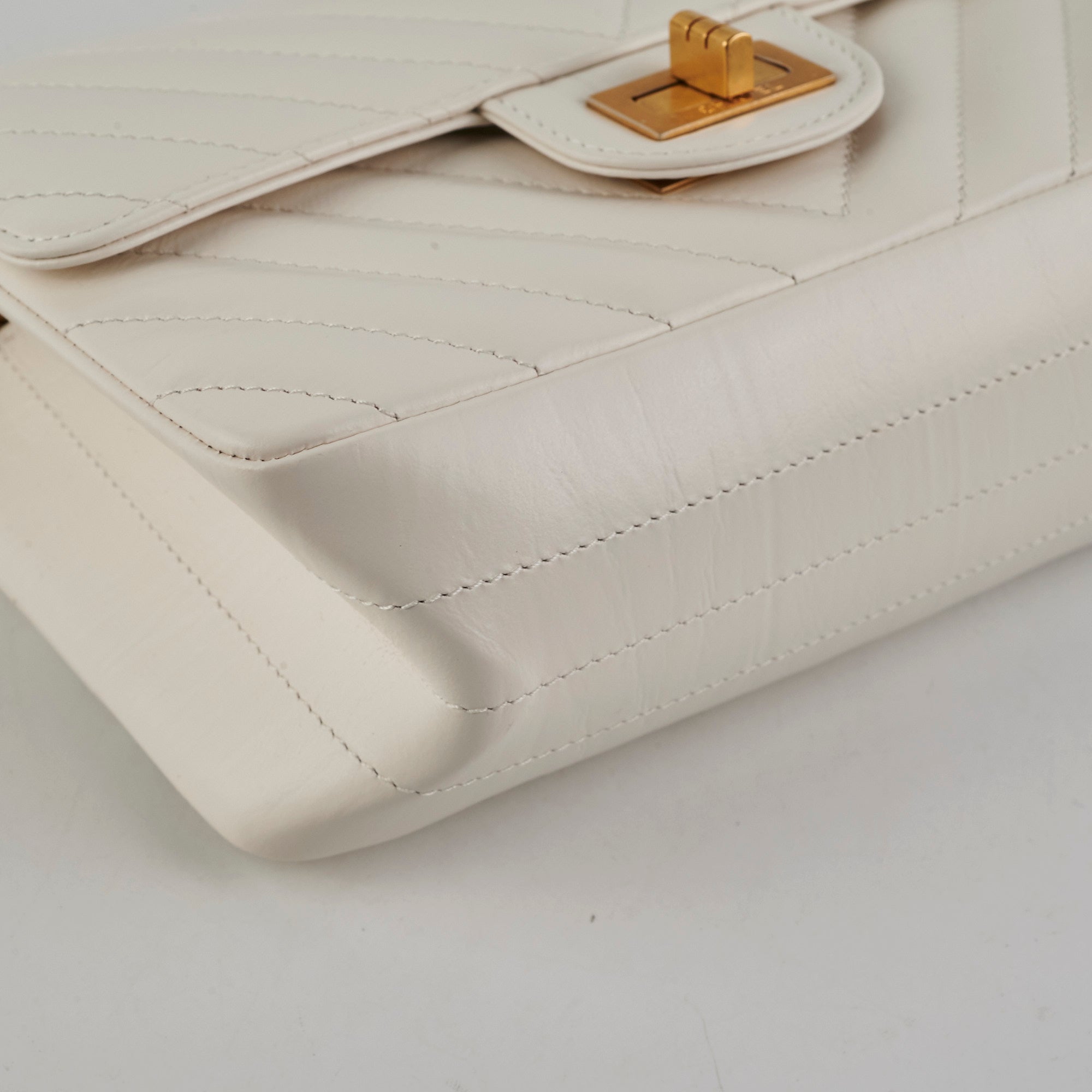 Chanel Mini 2.55 Chevron White Leather Crossbody Bag with Microchip - Luxury Designer Handbag for Women, Perfect for Date Night & Special Occasions