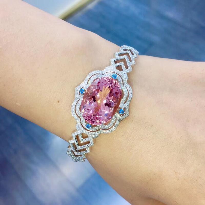 Luxury Diamond Royal Jewelry Bracelet for Women - Elegant Gift for Weddings, Anniversaries & Special Occasions