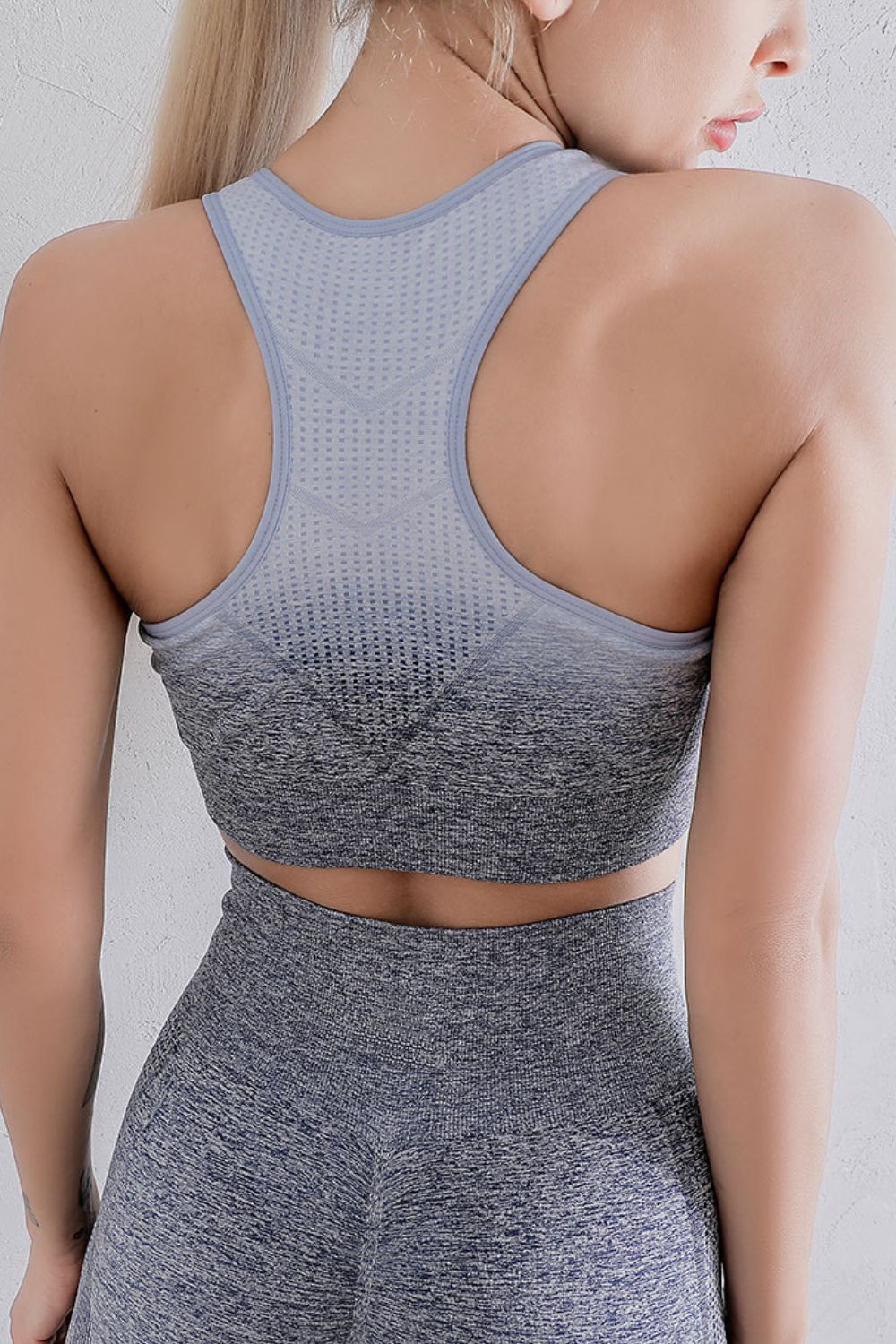 High-Performance Gradient Sports Bra & Leggings Set - Women's Workout Outfit for Yoga, Running & Gym - Moisture-Wicking & Breathable Activewear