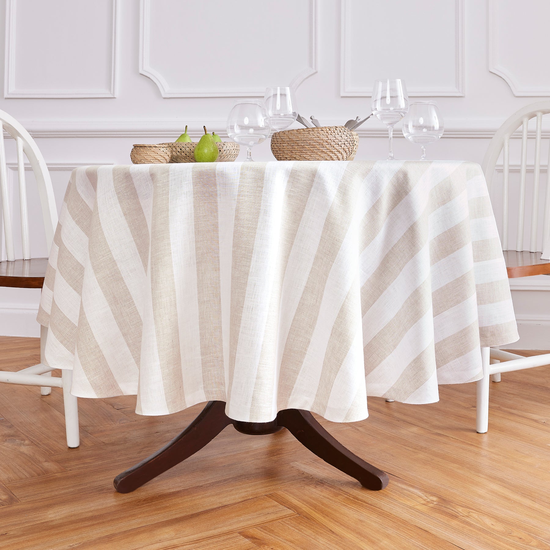 Stylish Cabana Stripe Round Tablecloth - Waterproof & Wrinkle-Resistant Outdoor/Indoor Dining Decor for Patio, Picnic, and Party Use