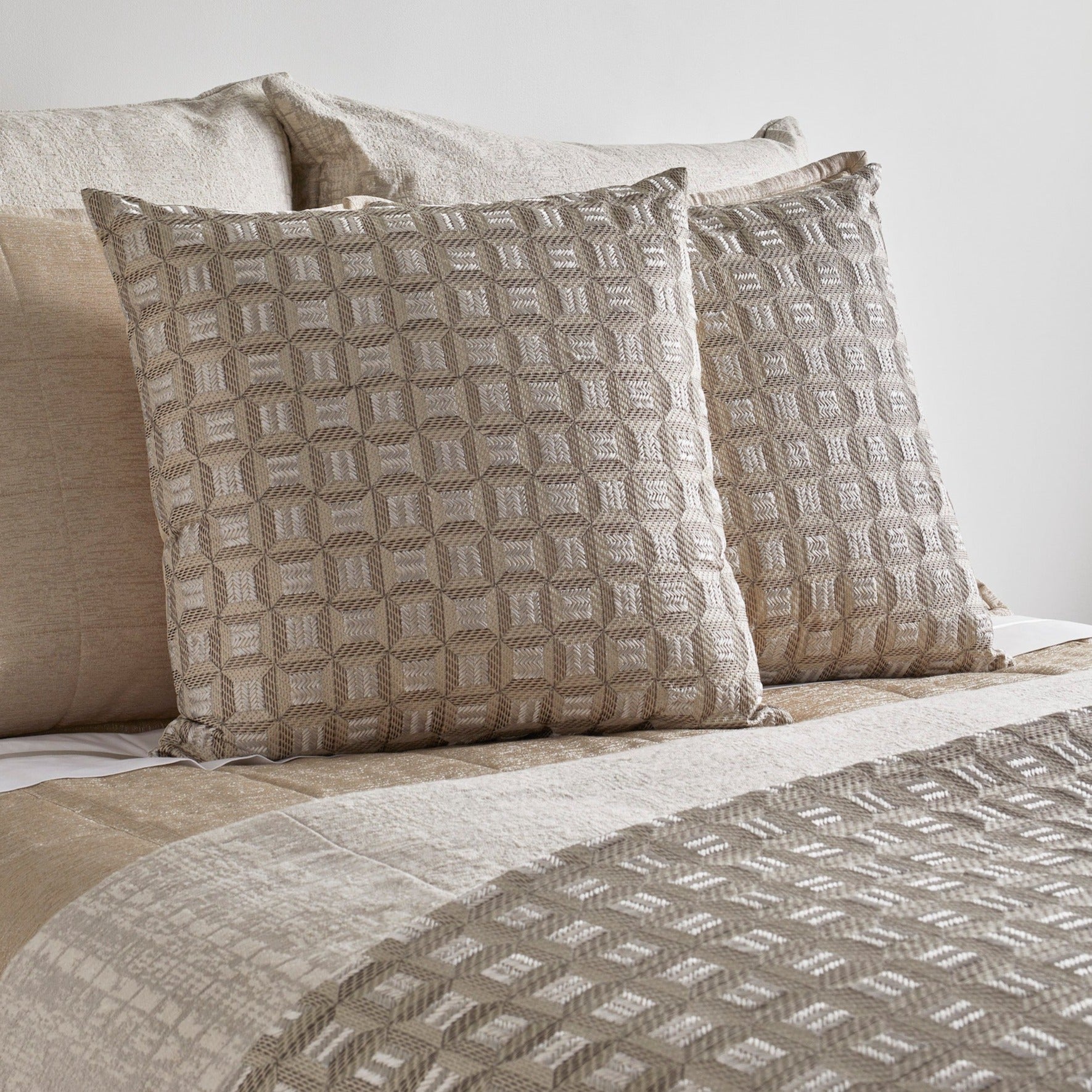 Luxury Collonade Pillow - Soft & Supportive Decorative Throw Pillow for Sofa, Bed, Couch - Perfect for Home Decor, Living Room & Bedroom Accents