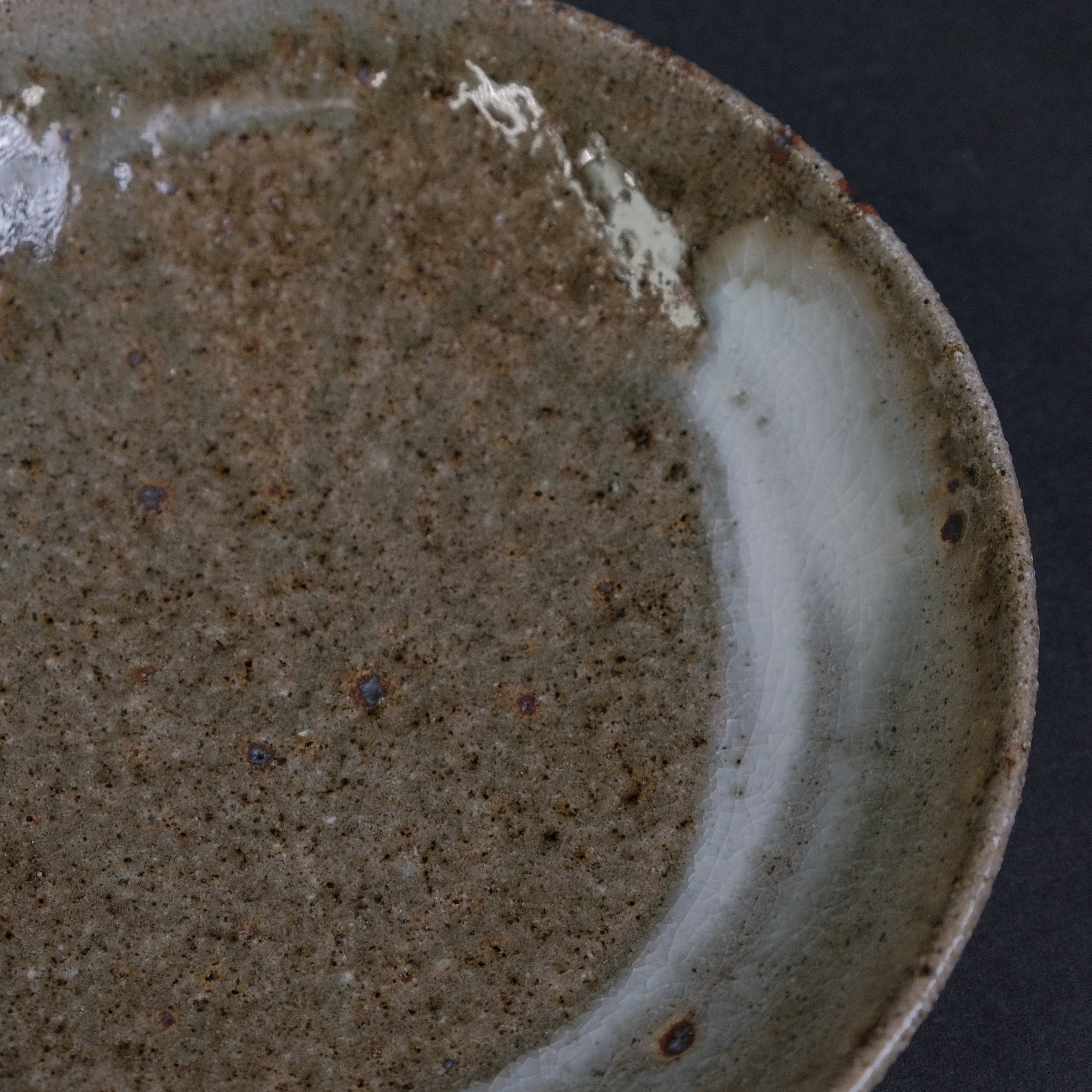Komon Shinohara Hakeme Deep Plate - Handcrafted Japanese Ceramic Dinner Plate for Sushi, Ramen & Asian Cuisine | Elegant Dining & Home Decor