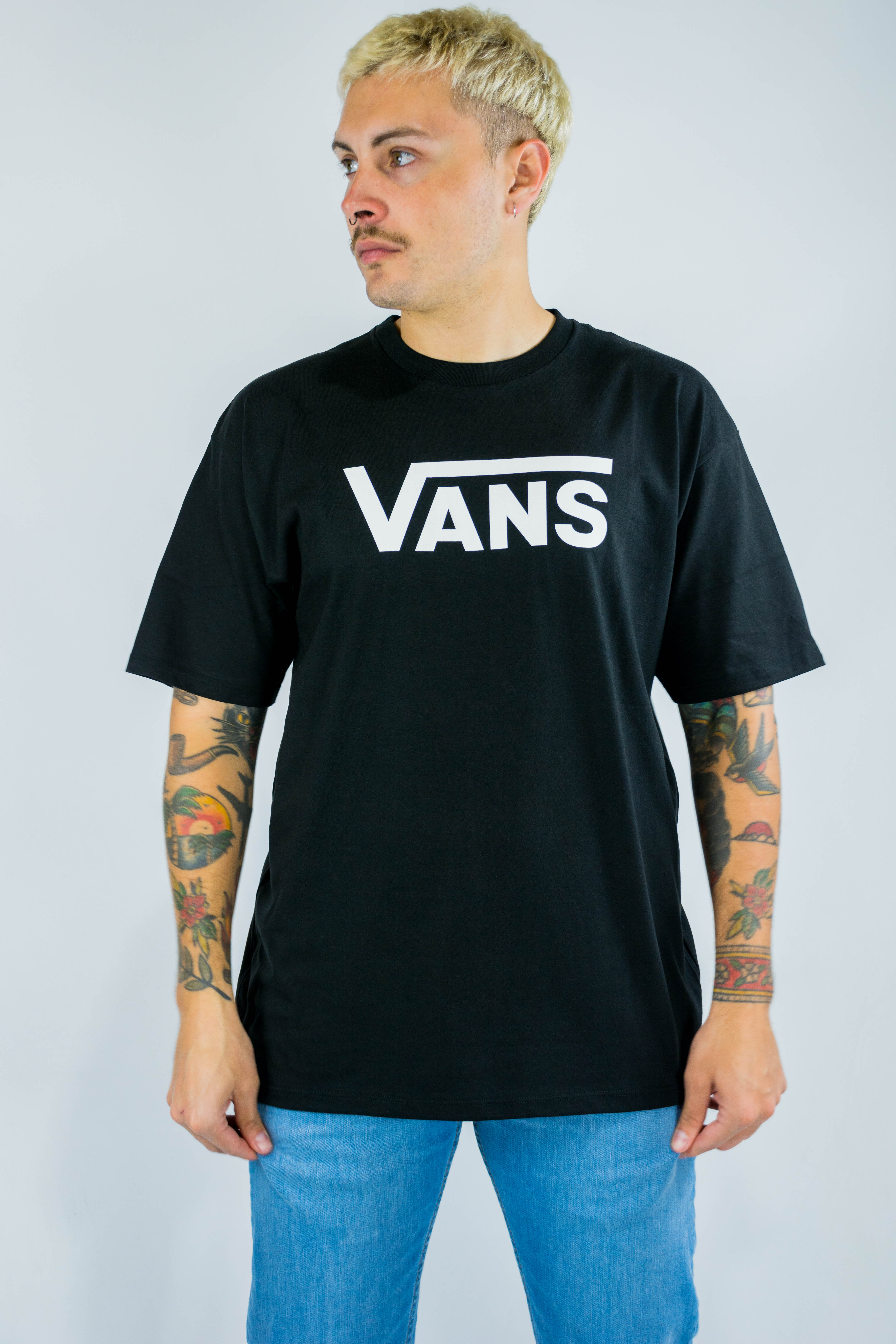 Vans Classic Logo T-Shirt Y28 Black - Casual Streetwear for Men & Women | Perfect for Everyday Wear, Outings & Skateboarding