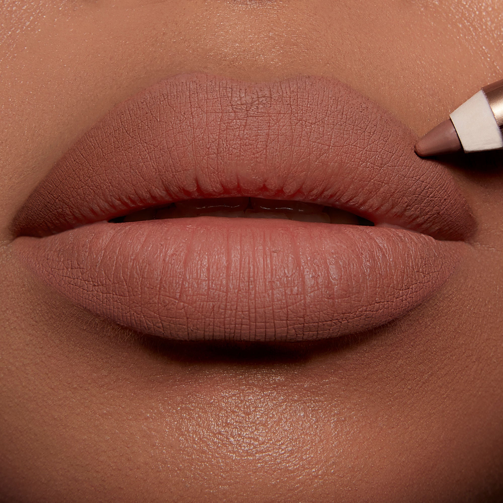 Charlotte Tilbury Lip Cheat Lip Liner - Long-Lasting, Smudge-Proof Lip Pencil for Precise Definition & Fuller Lips | Perfect for Everyday Wear, Date Night & Special Occasions