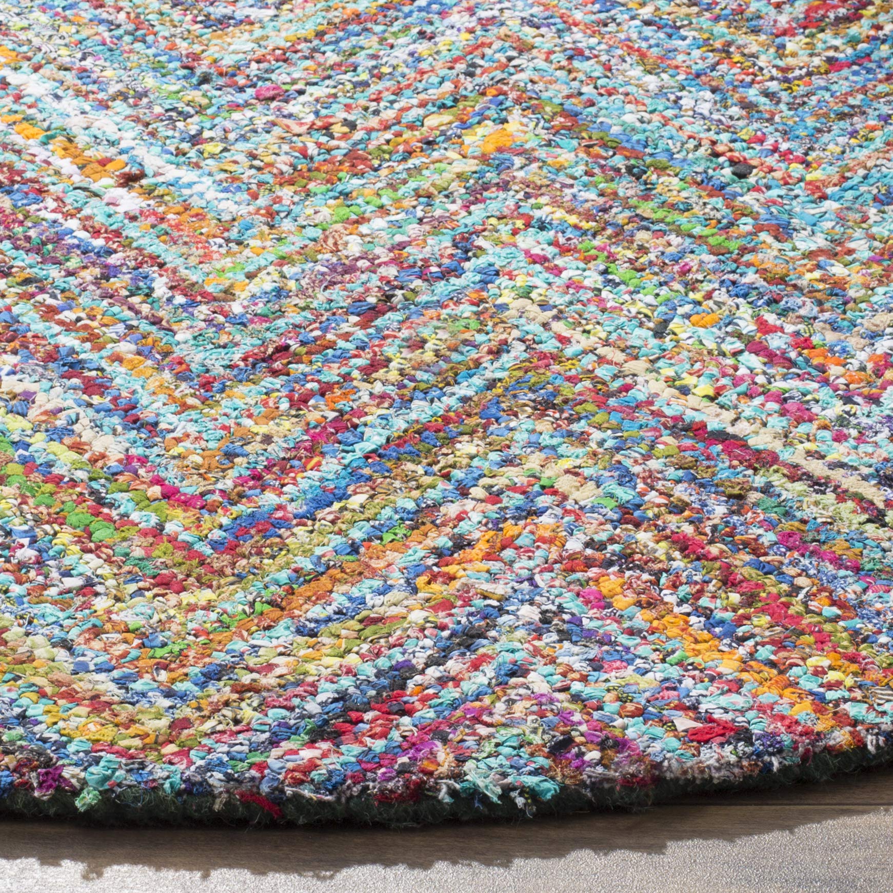 SAFAVIEH Nantucket Collection 8' Round Blue Multi Handmade Modern Abstract Chevron Cotton Area Rug - Perfect for Living Room, Bedroom & Home Decor