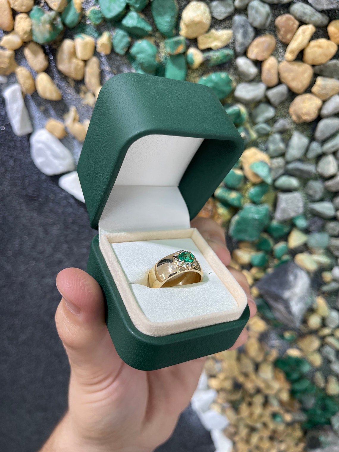 1.08tcw Colombian Emerald Oval Cut Diamond Halo 14K Yellow Gold Ring for Women - Elegant Statement Jewelry for Engagement, Wedding & Special Occasions