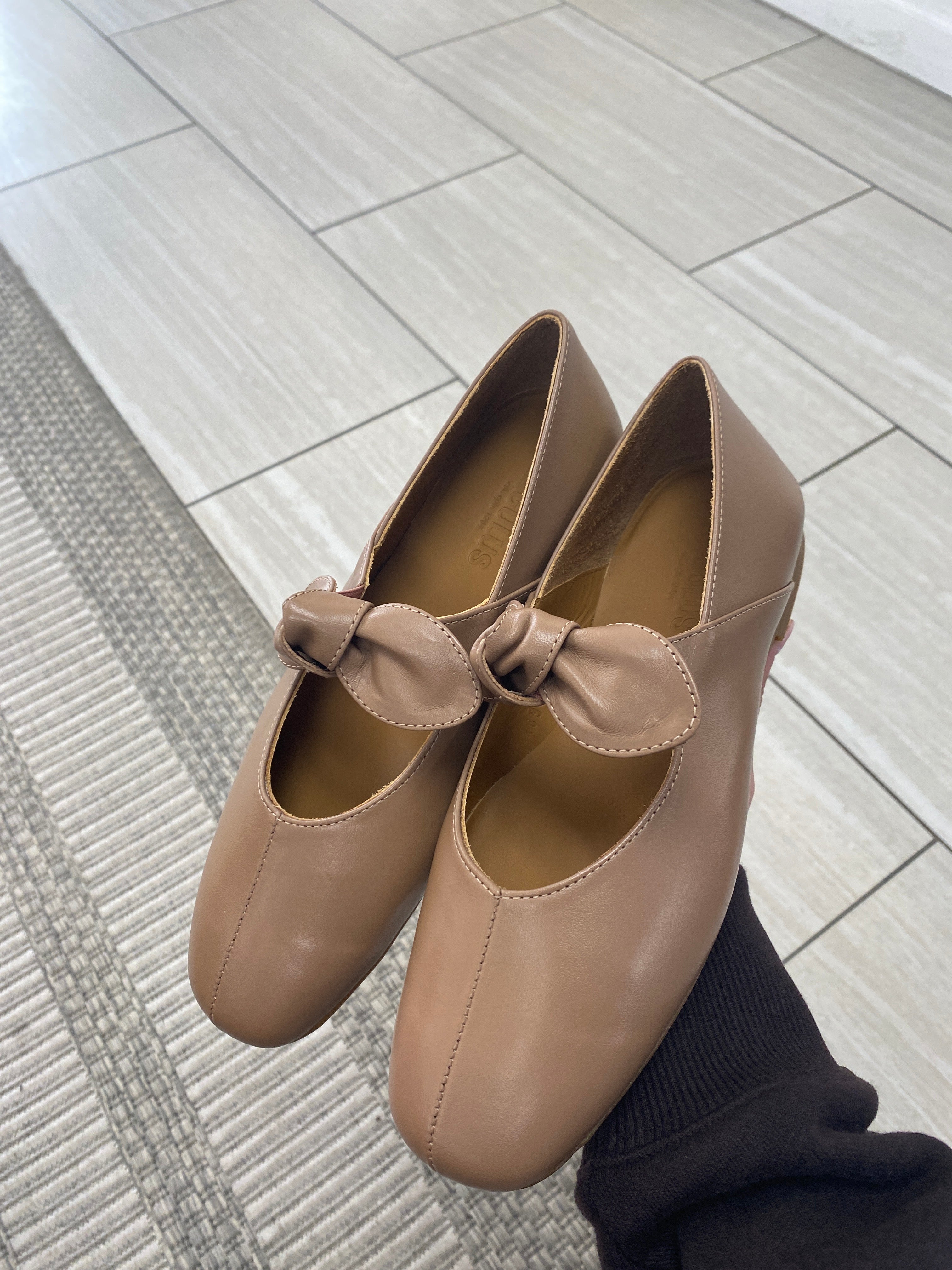 Angulus Genuine Leather Bow Ballerina Flats for Women - Comfortable & Stylish Ballet Shoes for Casual Wear, Work, and Special Occasions