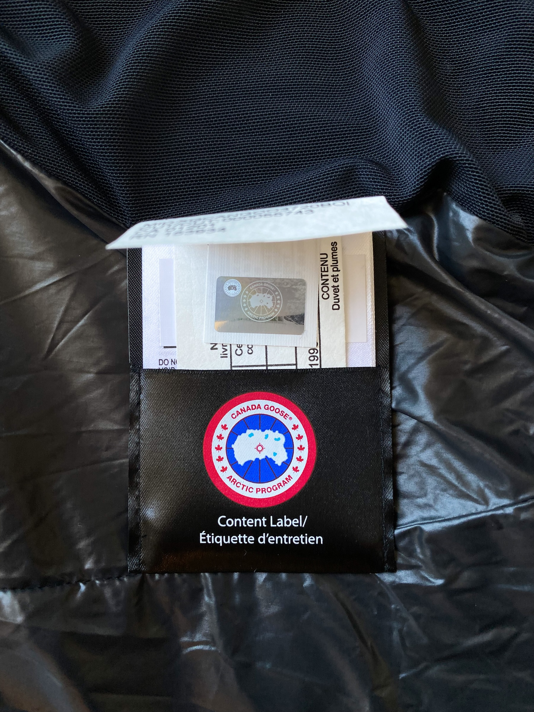 Canada Goose Alliston Women's Water-Resistant Down Jacket - Black Winter Coat for Outdoor Activities & Urban Fashion