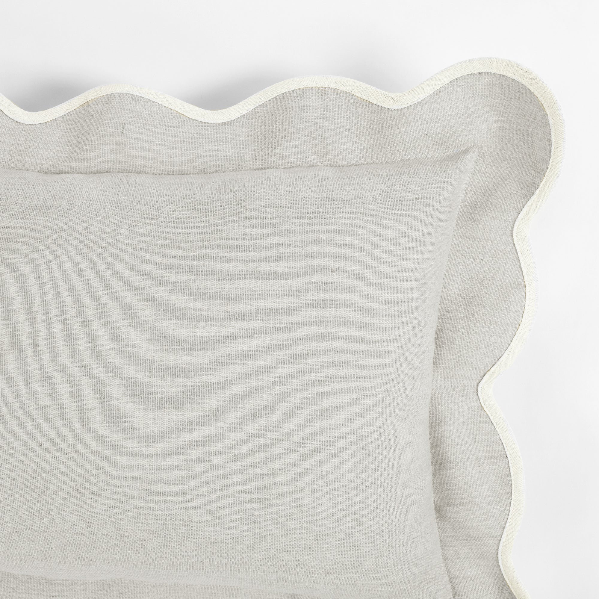 Coastal Chic Scalloped Edge Throw Pillow Cover - Decorative Cushion Case for Beach House, Boho Bedroom & Farmhouse Decor