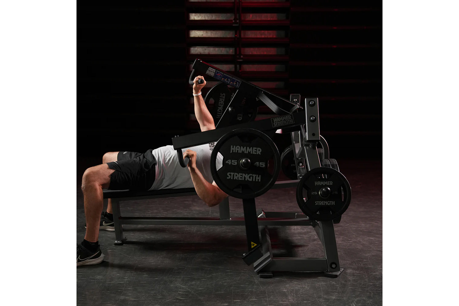 Hammer Strength Plate Loaded Iso-Lateral Horizontal Bench Press - Commercial Gym Equipment for Strength Training & Bodybuilding Workouts