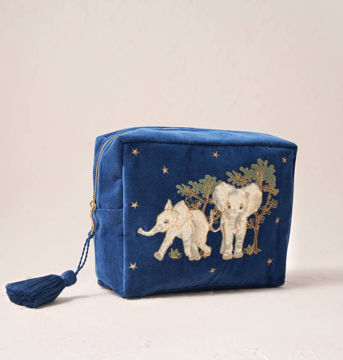 Eco-Friendly Baby Elephant Print Wash Bag - Reusable Laundry Mesh Bag for Delicates, Travel & Storage - Support Wildlife Conservation