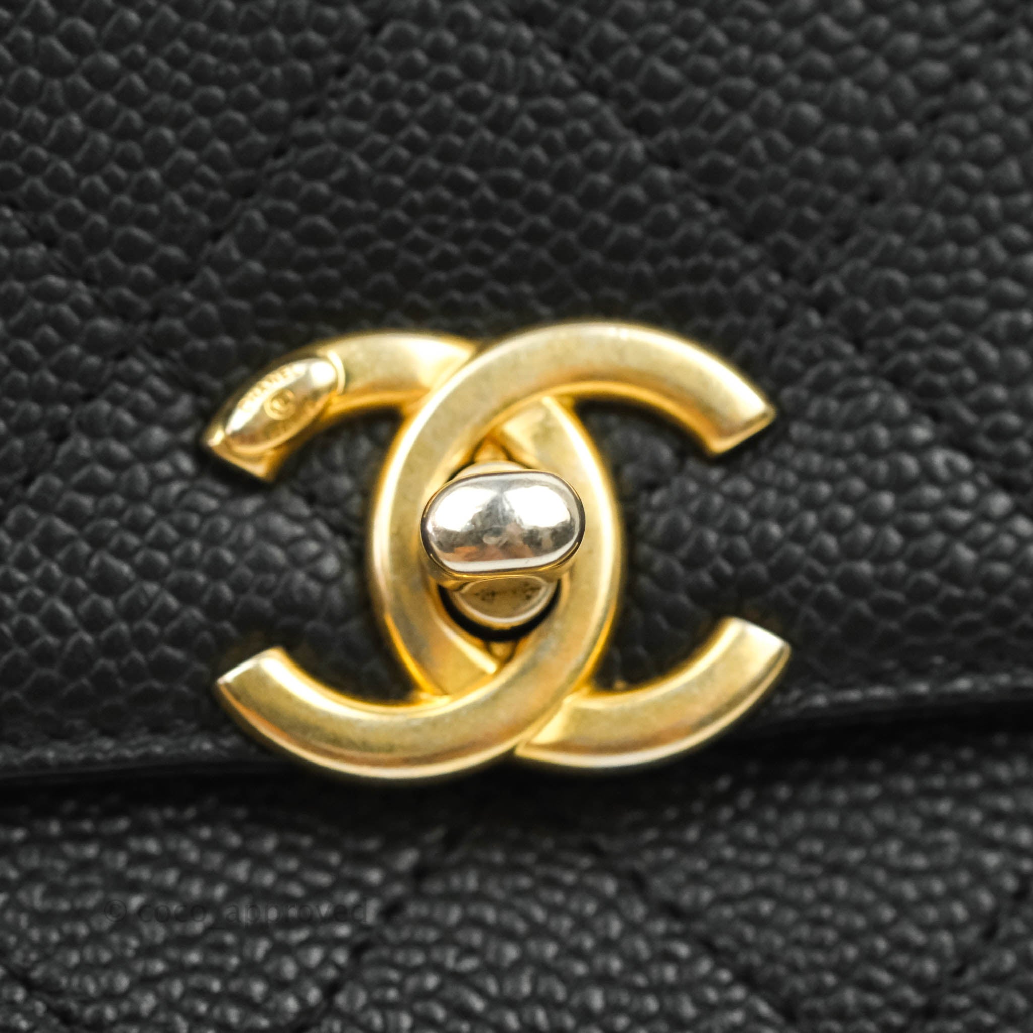 Chanel Chic Affinity Small Grained Calfskin Crossbody Bag in Black with Aged Gold Hardware - Perfect for Evening Events & Luxury Fashion Accessories