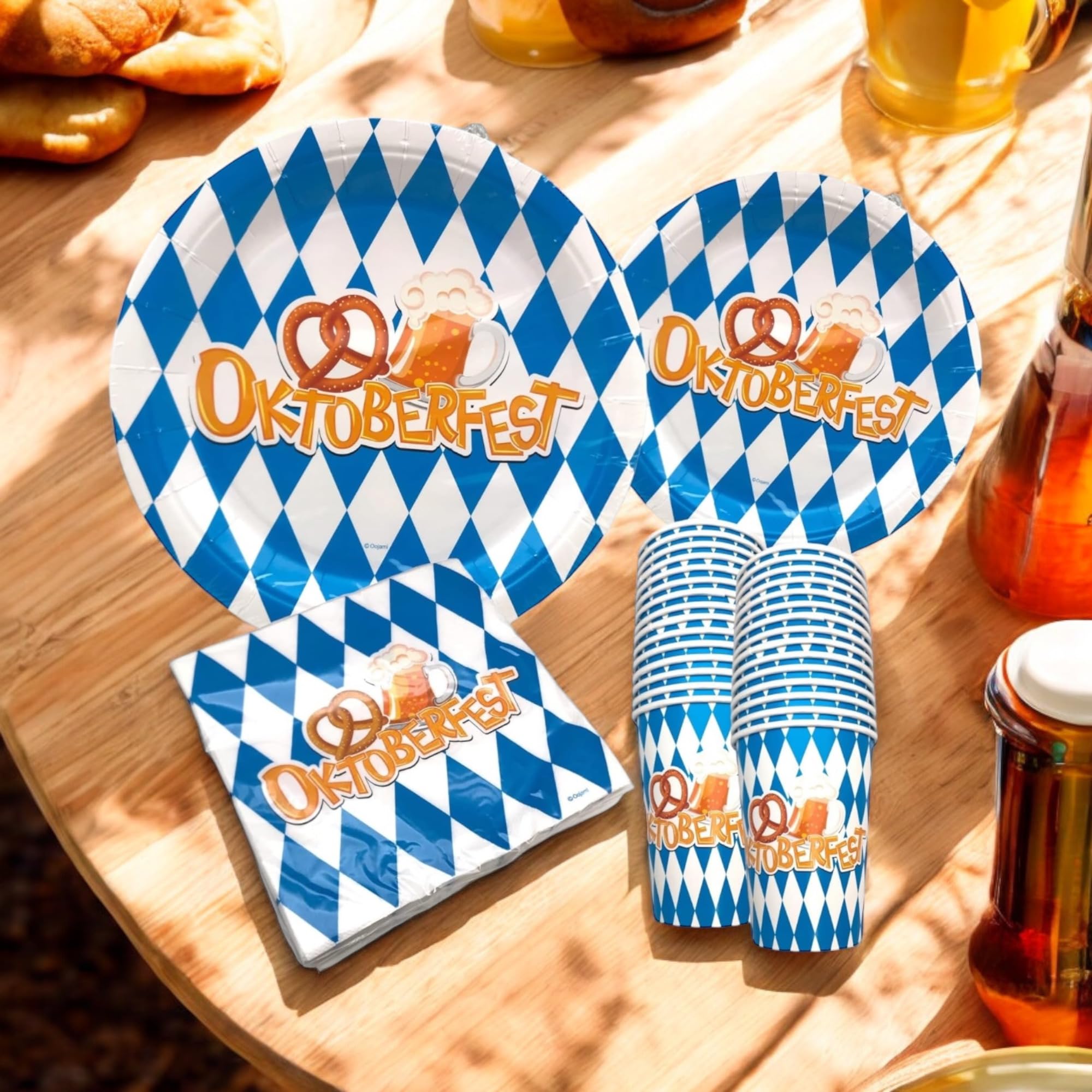 Bavarian Oktoberfest Party Supplies Set for 30 Guests - 9