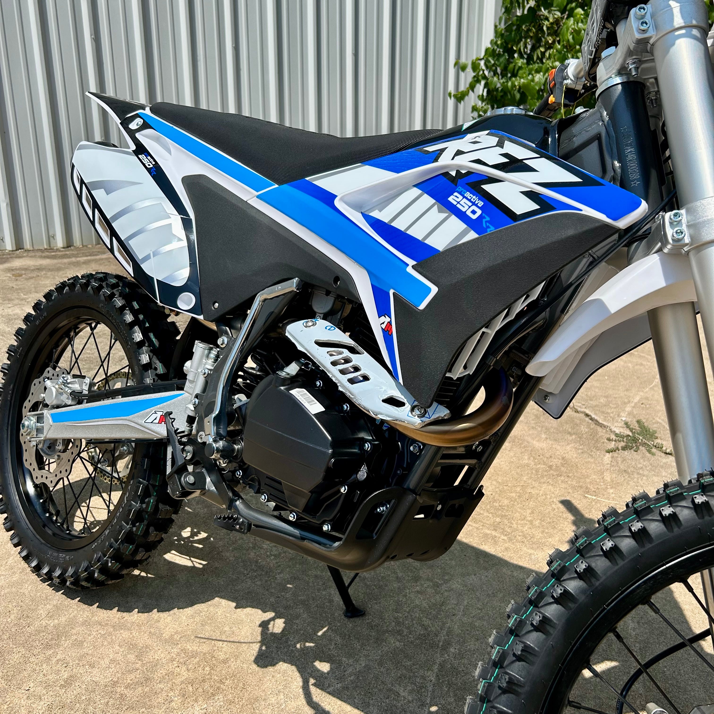 Apollo Thunder 250cc Dirt Bike for Adults - 4-Stroke Off-Road Motorcycle for Trail Riding & Motocross Racing - Perfect for Adventure & Off-Road Sports