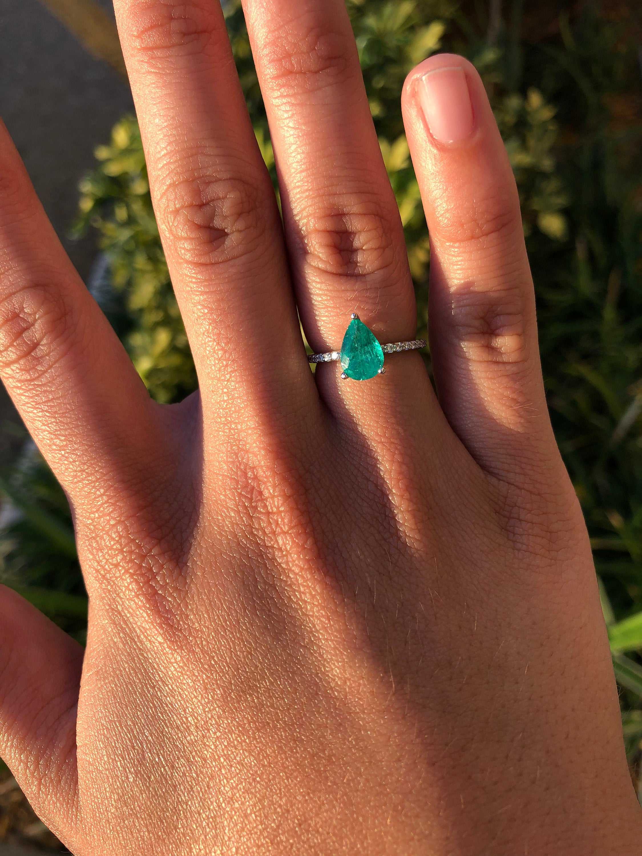 1.50tcw Pear Cut Natural Emerald & Diamond Accent 14K Gold Engagement Ring for Women - Perfect for Proposals, Anniversaries & Special Occasions