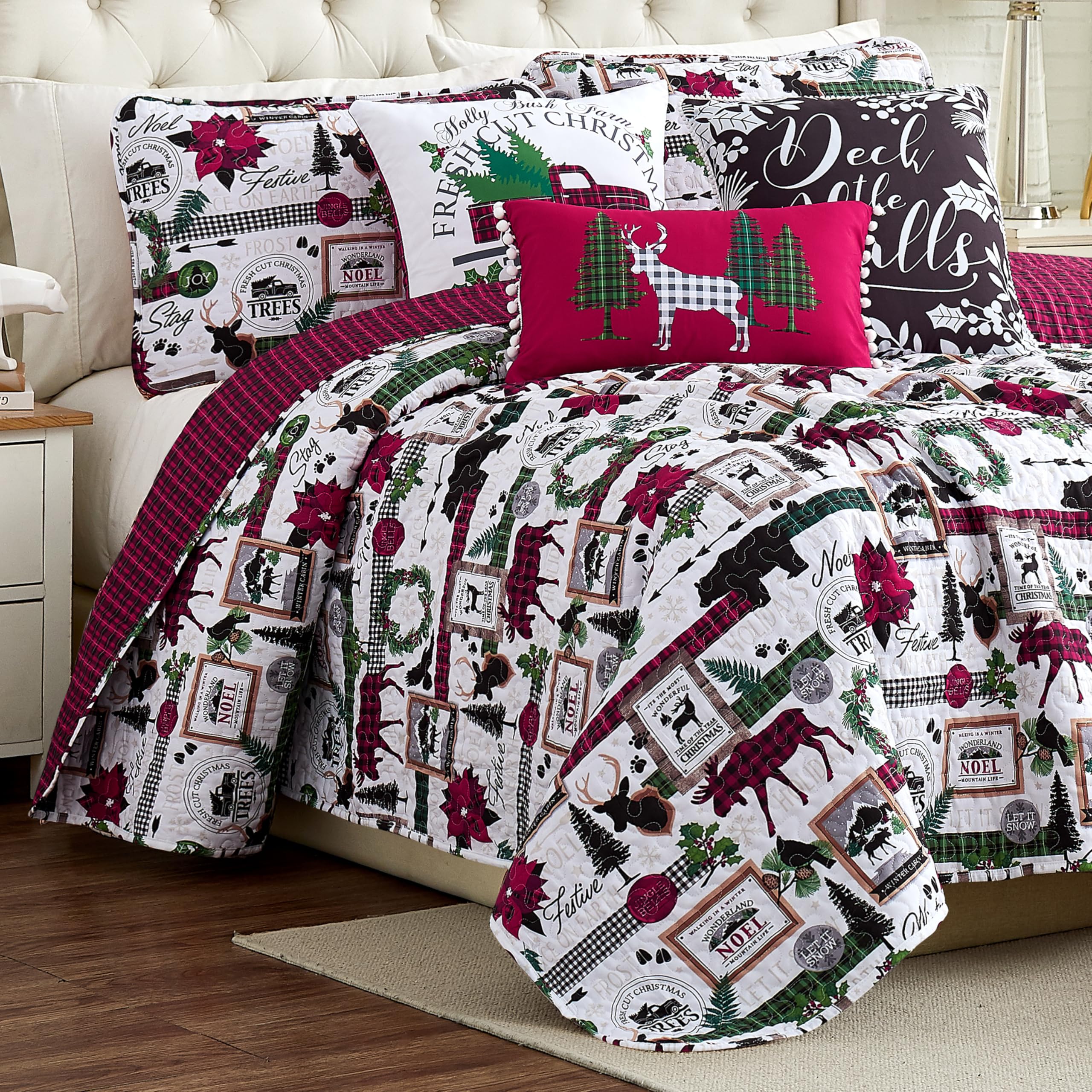 Southshore Fine Living Merry Town Christmas Quilt Set - Twin Size 5-Piece Holiday Bedding with Shams & Decorative Throw Pillow | Reversible Red Plaid & Rustic Cabin Print Design | Perfect for Cozy Winter Nights & Festive Home Decor
