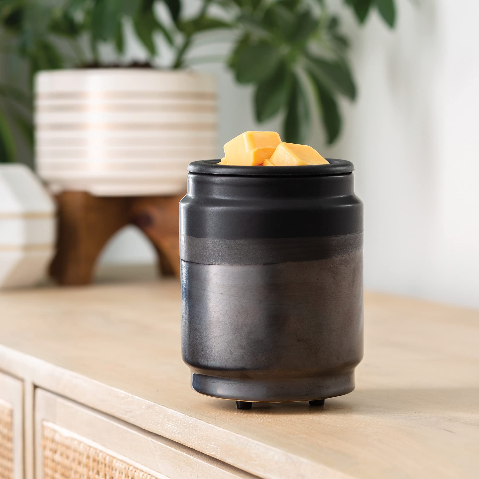 Premium Wax Melt Warmer with Silicone Dish - Black Metallic Ceramic Fragrance Heater for Scented Wax Melts, Cubes & Tarts | Perfect for Home Aromatherapy, Relaxation & Gift Giving