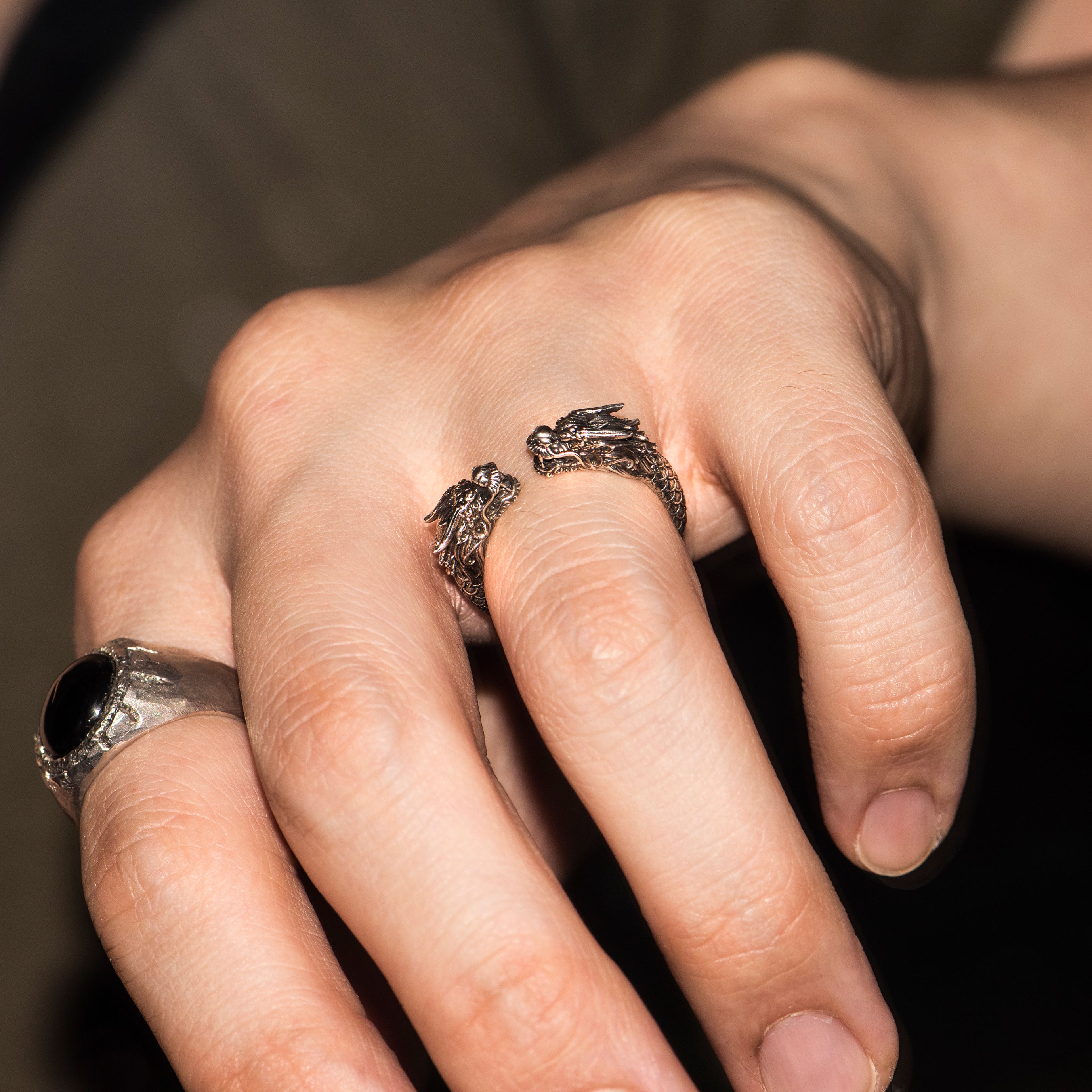 Stylish Silver Dragon Ring for Men & Women - Gothic Fantasy Jewelry - Perfect for Cosplay, Gift Giving & Everyday Wear